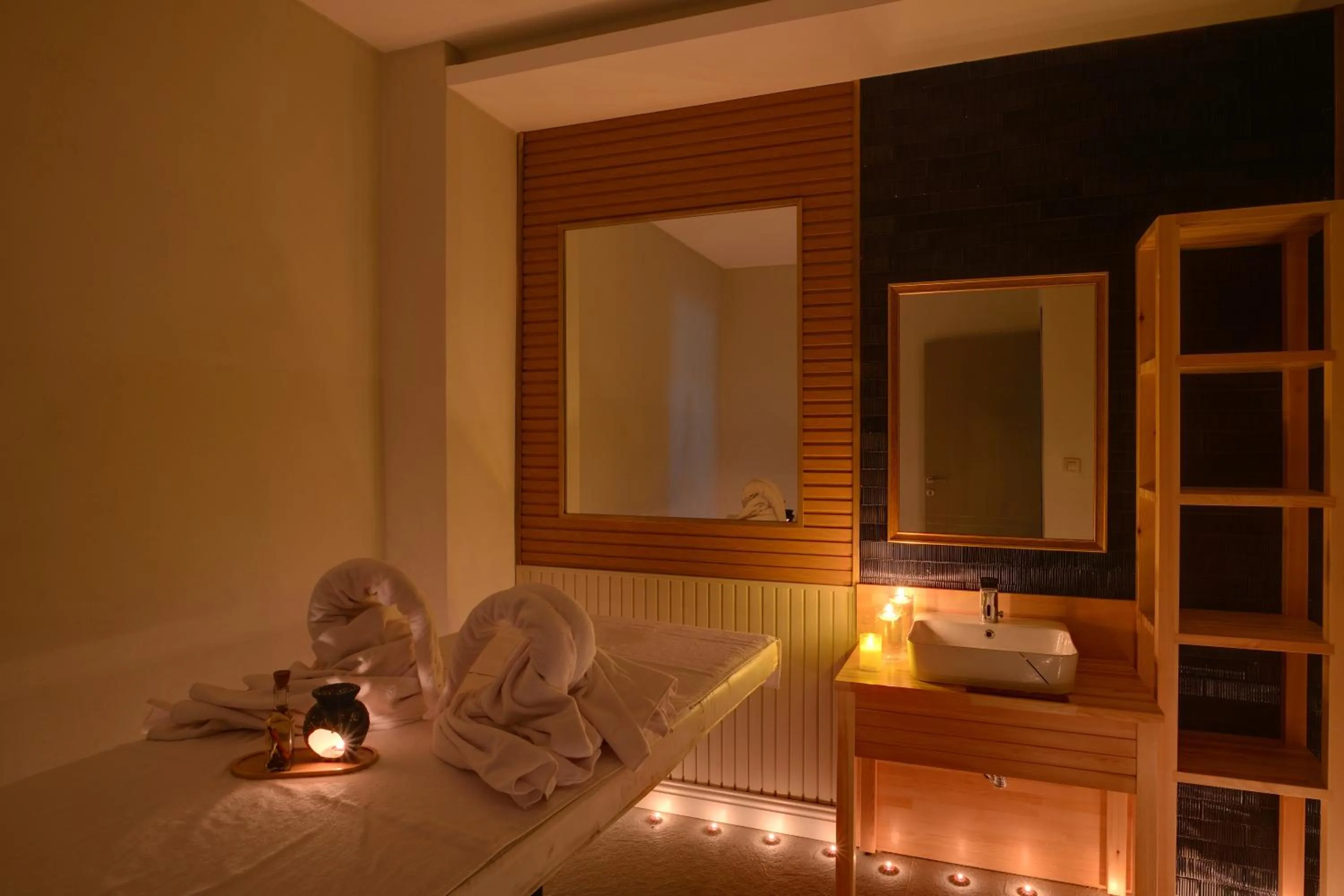 Massage, Bed in Dedeman Güre Nurhayat Thermal Resort&SPA