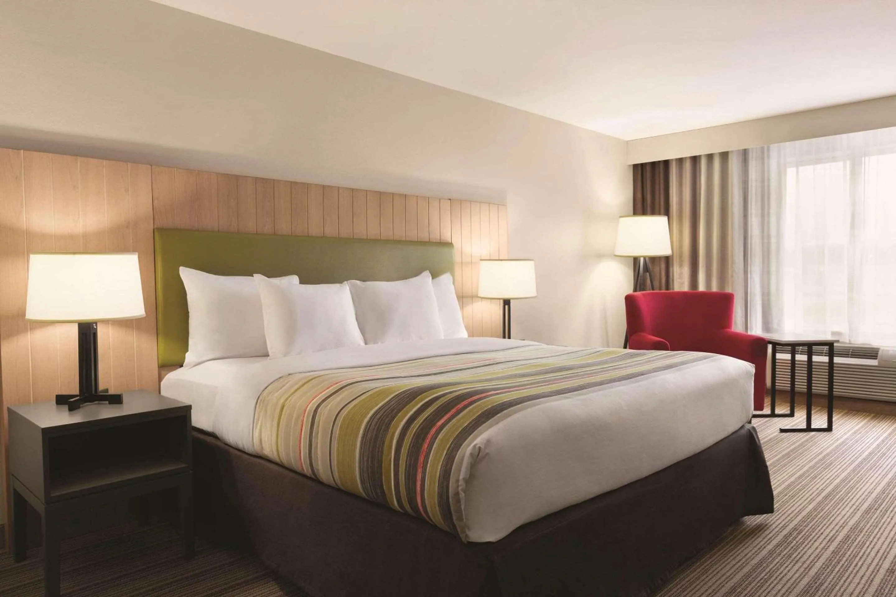 Bedroom, Bed in Country Inn & Suites by Radisson, Wytheville, VA