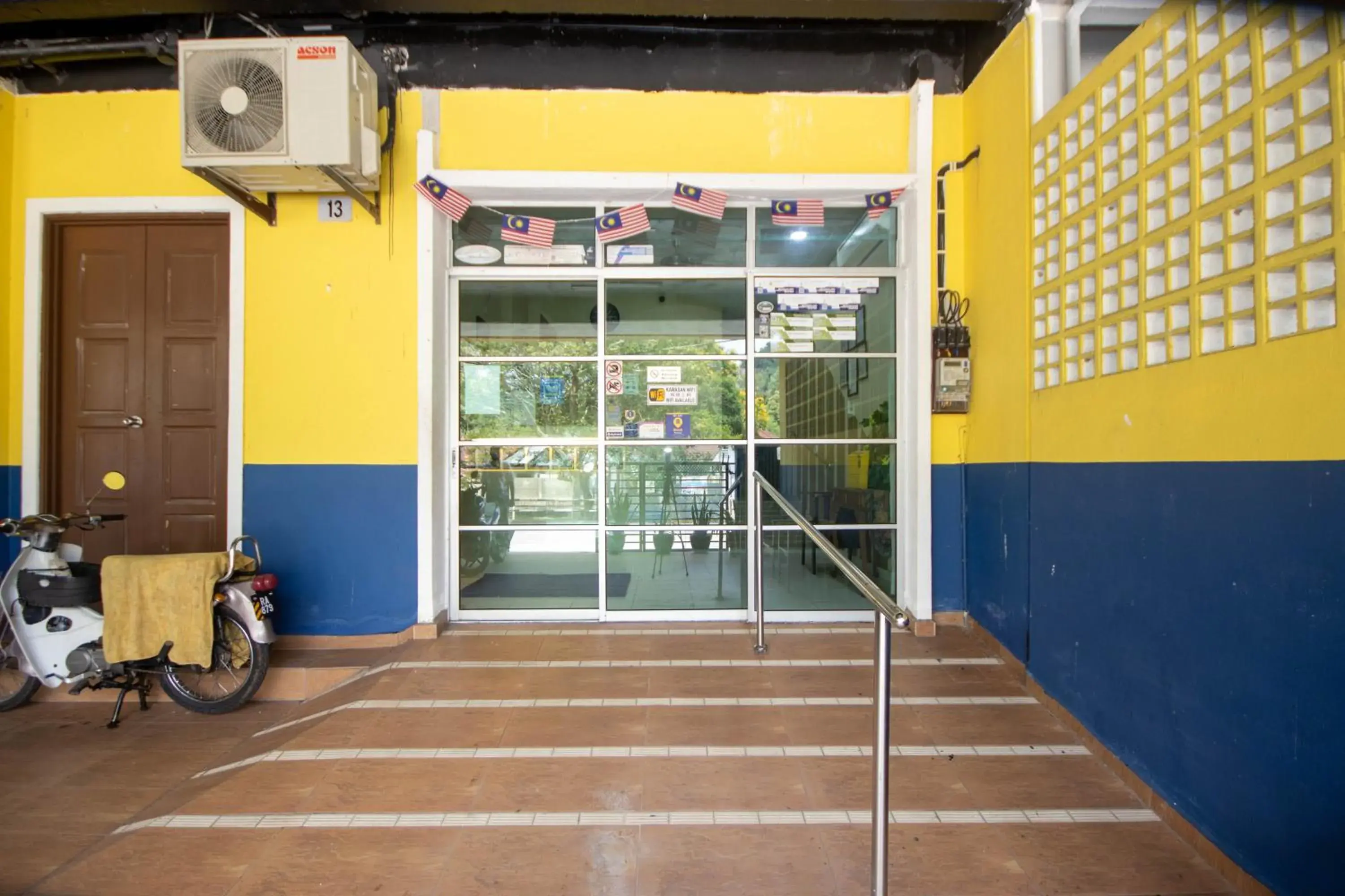 Facade/entrance in Sun Inns Rest House Kuantan Facade/entrance in Sun Inns Rest House Kuantan