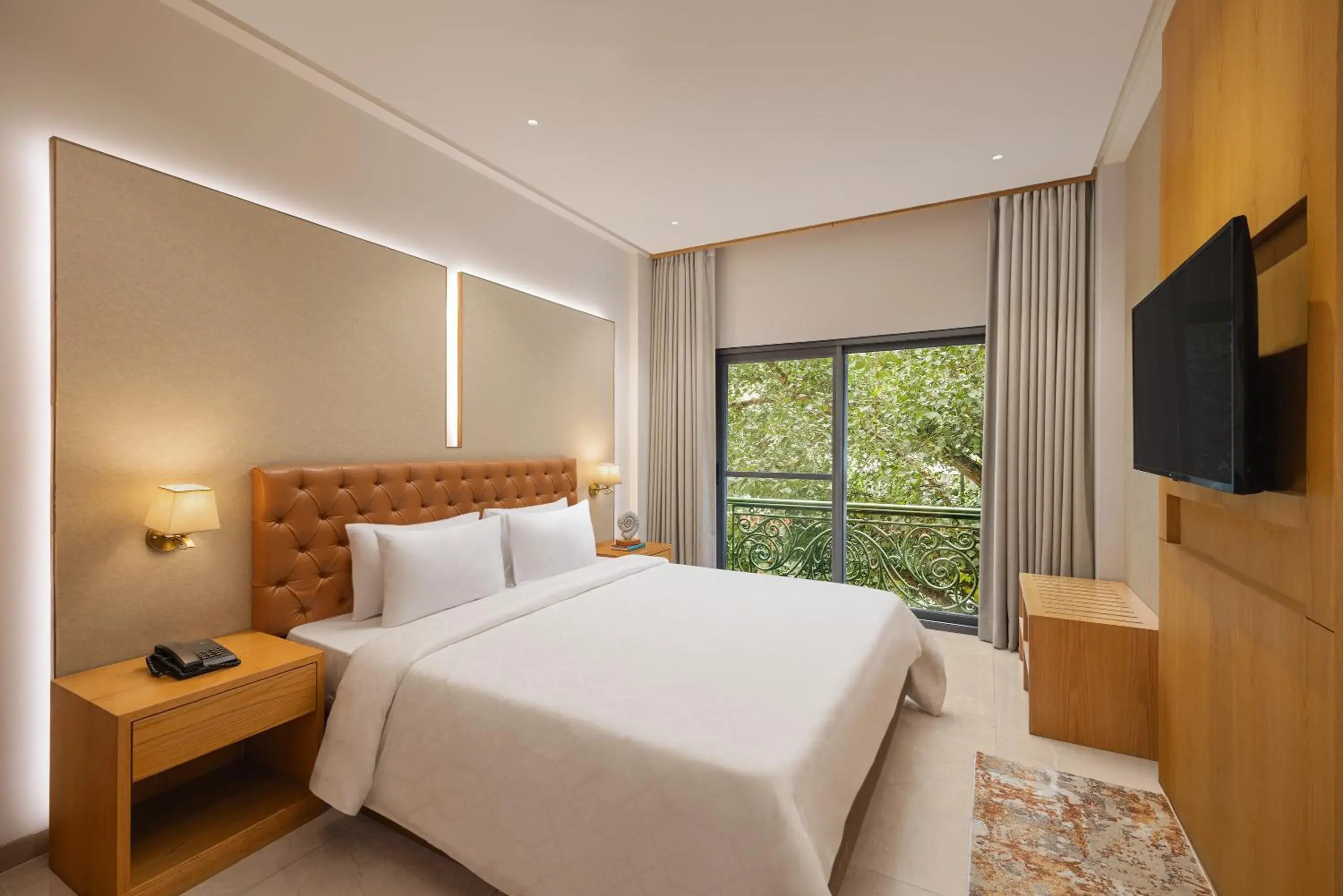 View (from property/room), Bed in Ginger Delhi, Chanakyapuri View (from property/room), Bed in Ginger Delhi, Chanakyapuri