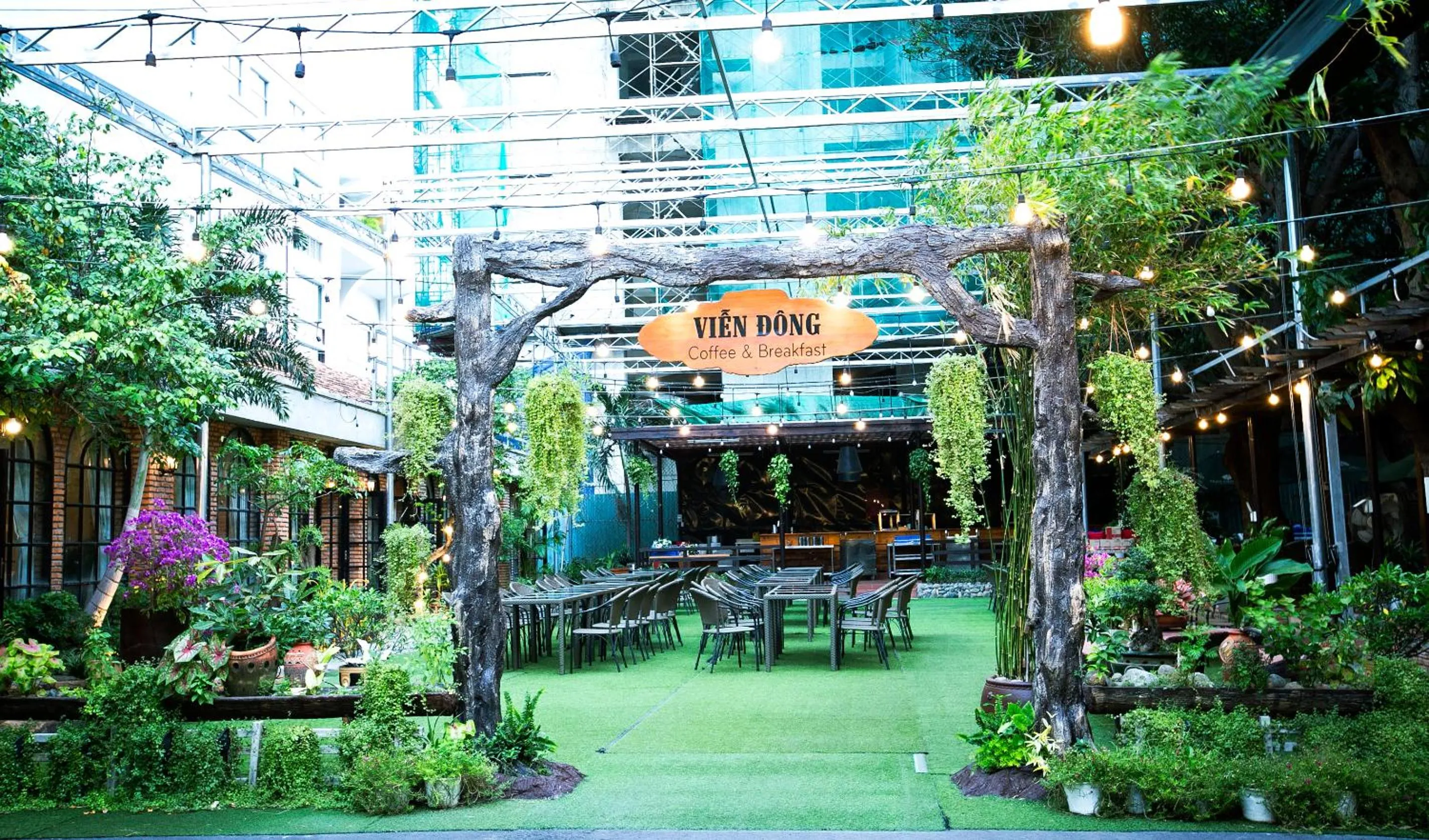 Property building in Tran Vien Dong Hotel