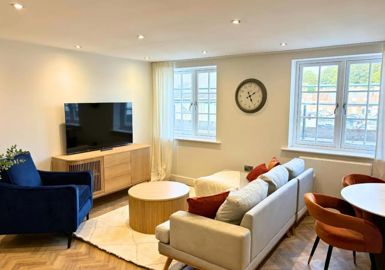 Library in Charles Hope Salisbury Centre