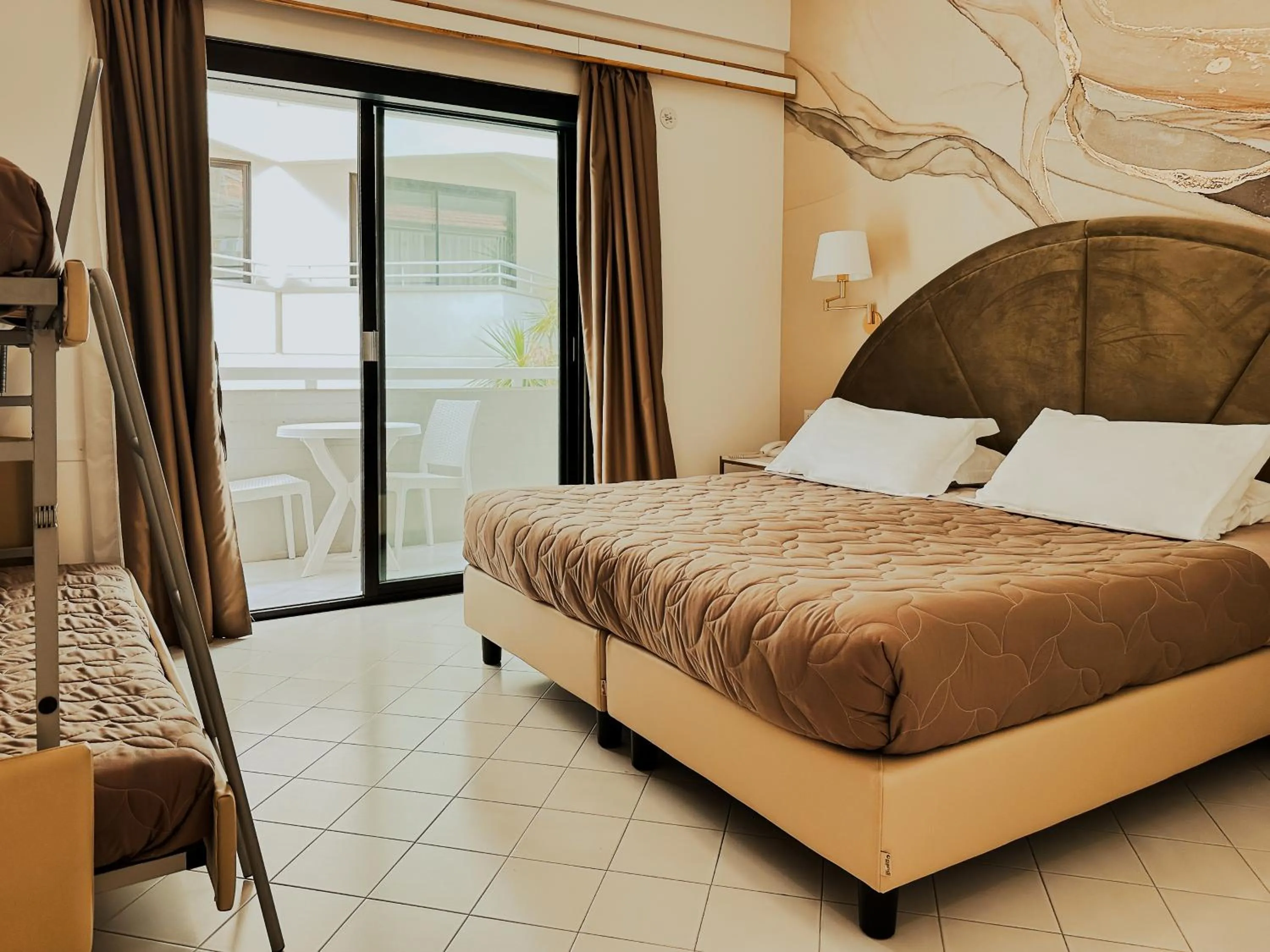 Photo of the whole room, Bed in Hotel President - Vintage Hotel in centro