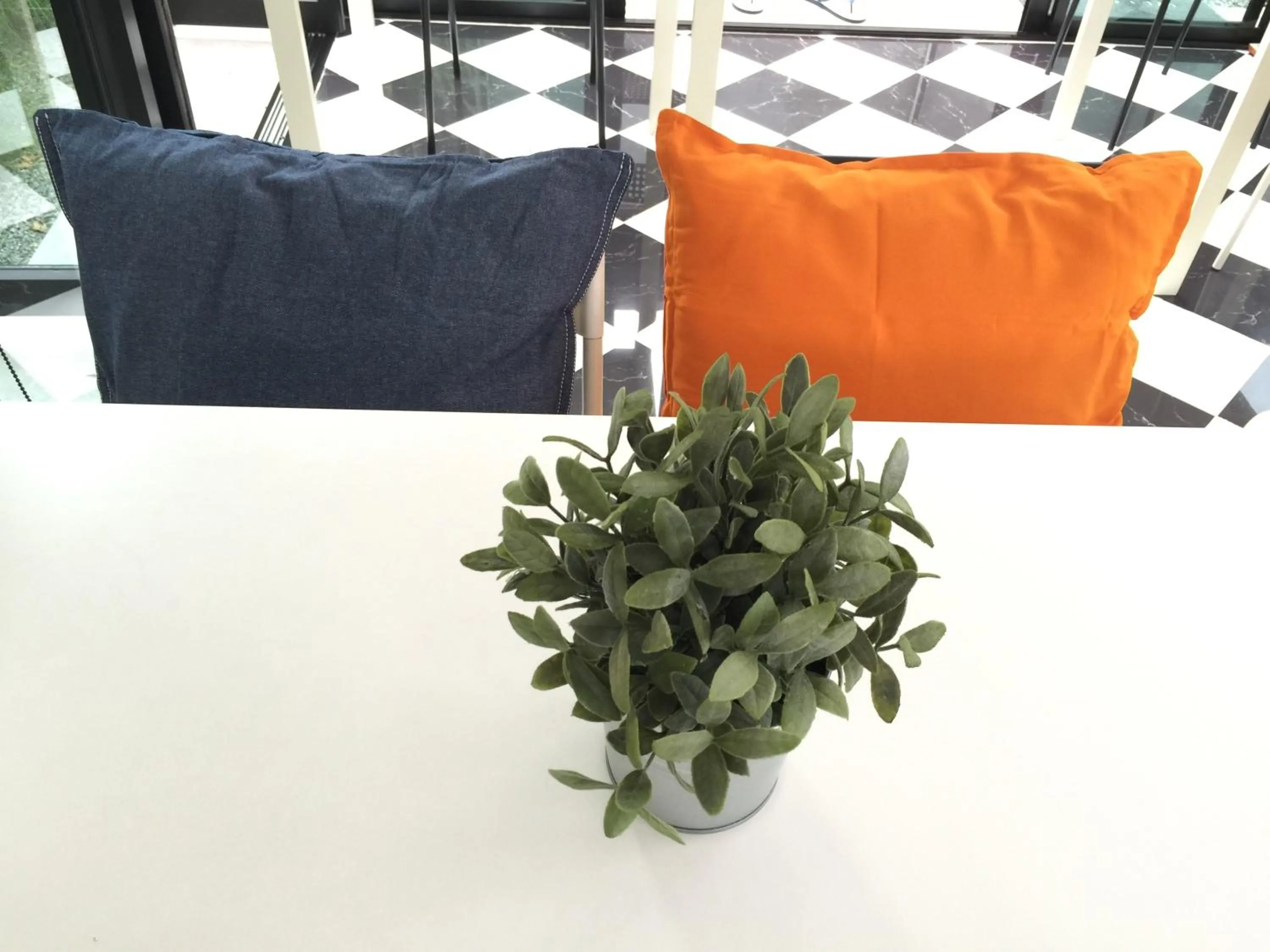 Restaurant/places to eat in The Restro