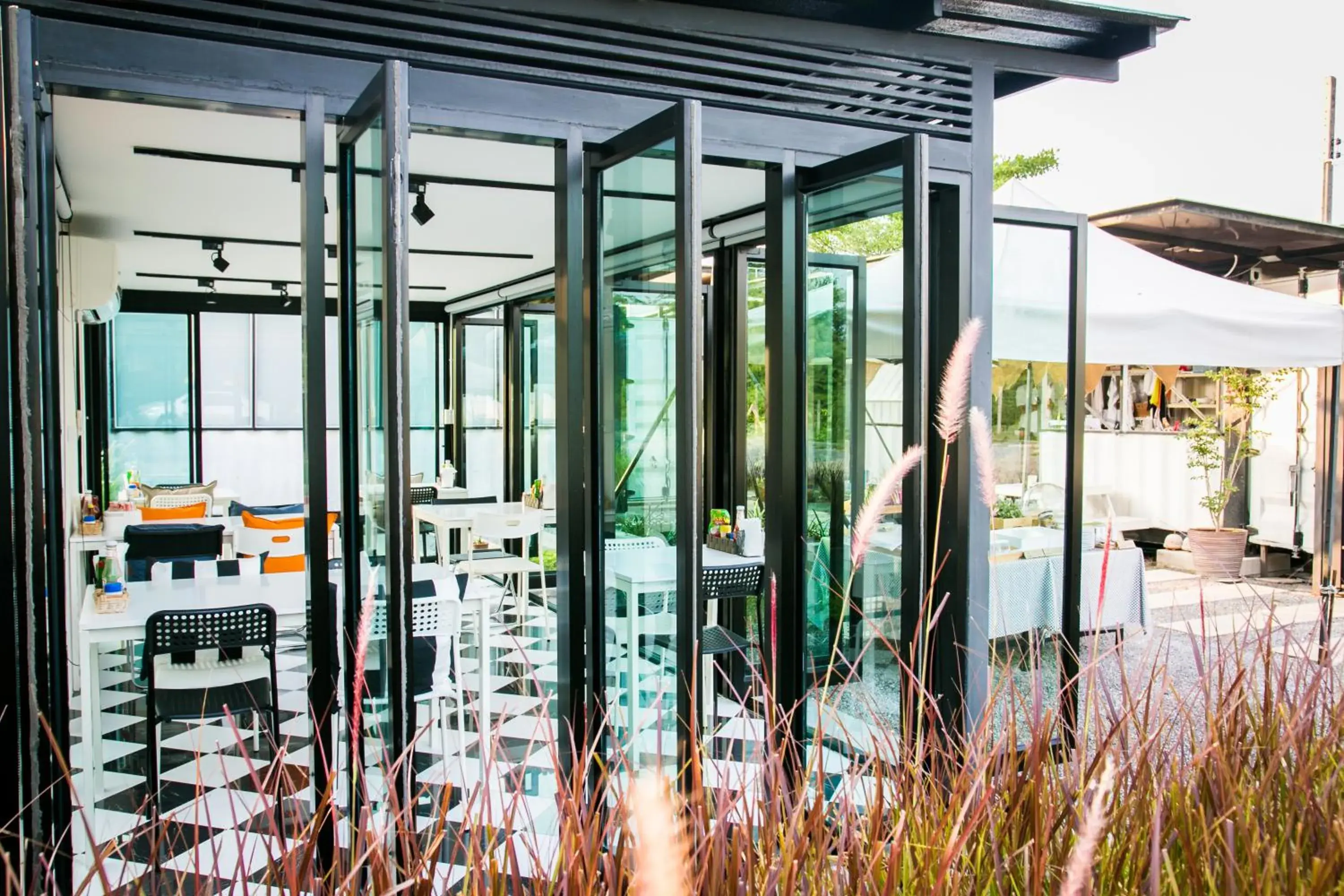 Restaurant/places to eat in The Restro Restaurant/places to eat in The Restro