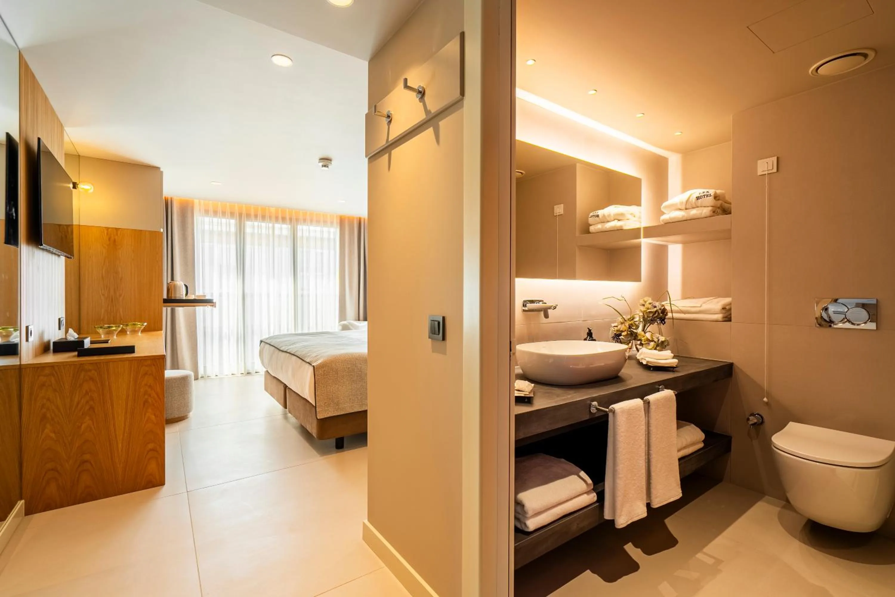 Bathroom, Bed in ERK Hotel