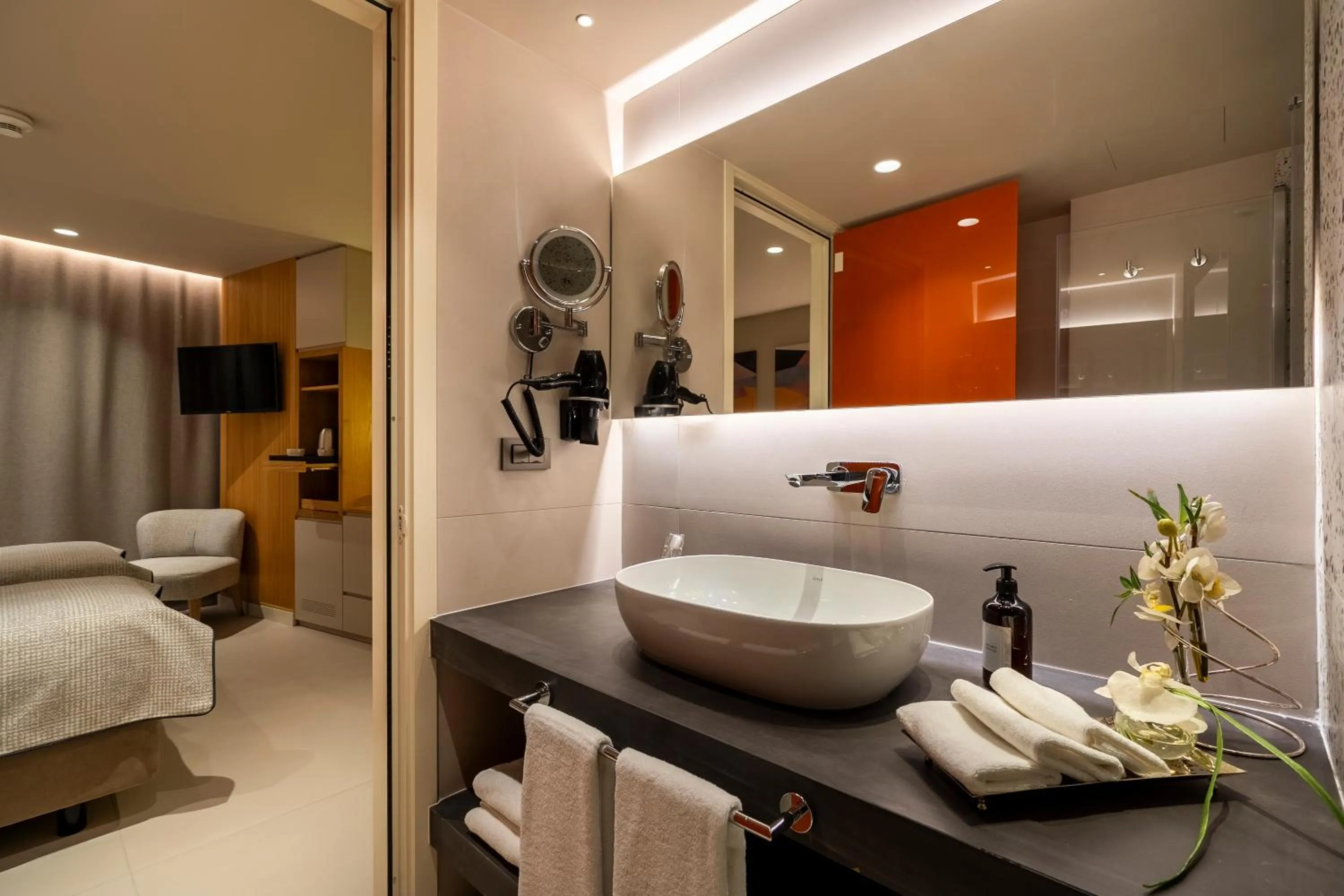 Bathroom, Bed in ERK Hotel