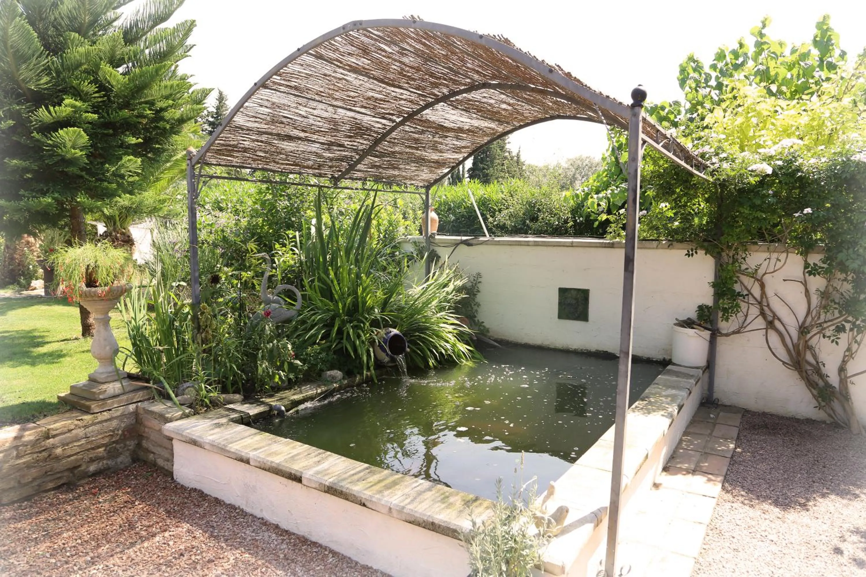 Garden in River Ebro Holidays