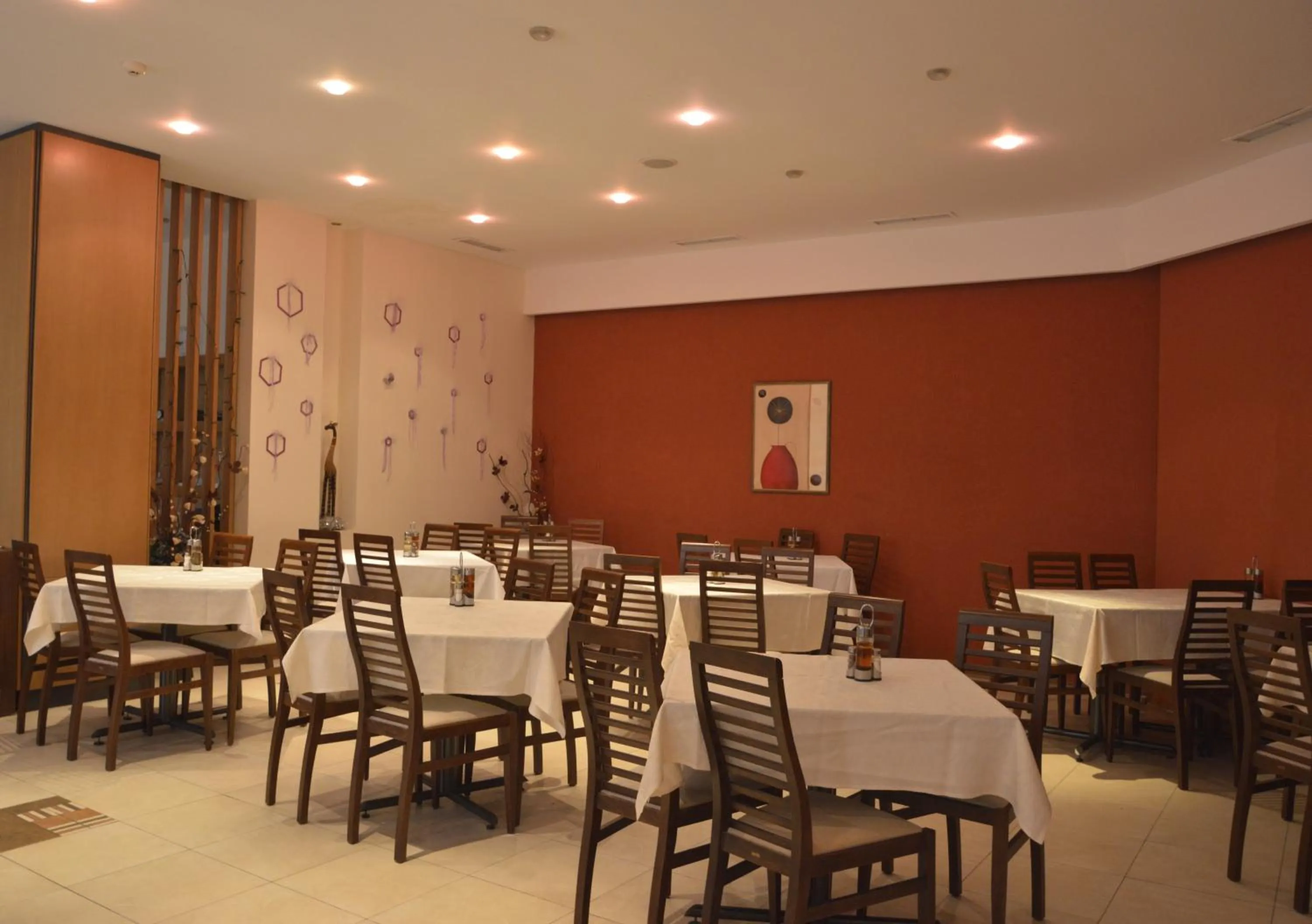 Restaurant/places to eat in Villa Park Guest Apartments