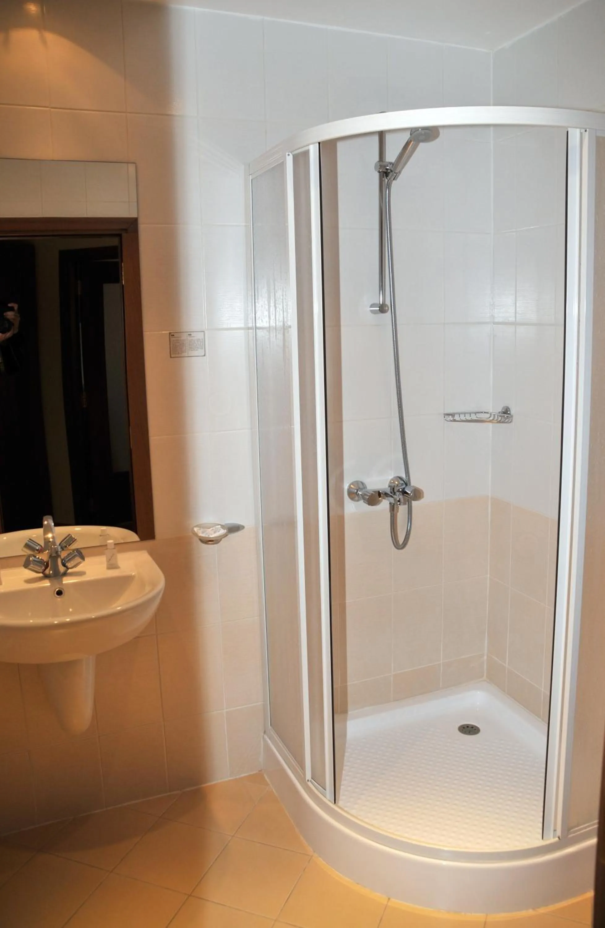 Bathroom in Villa Park Guest Apartments