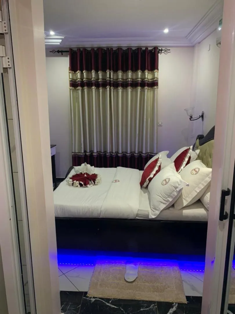 Bed in Matcheu Palace Hôtel