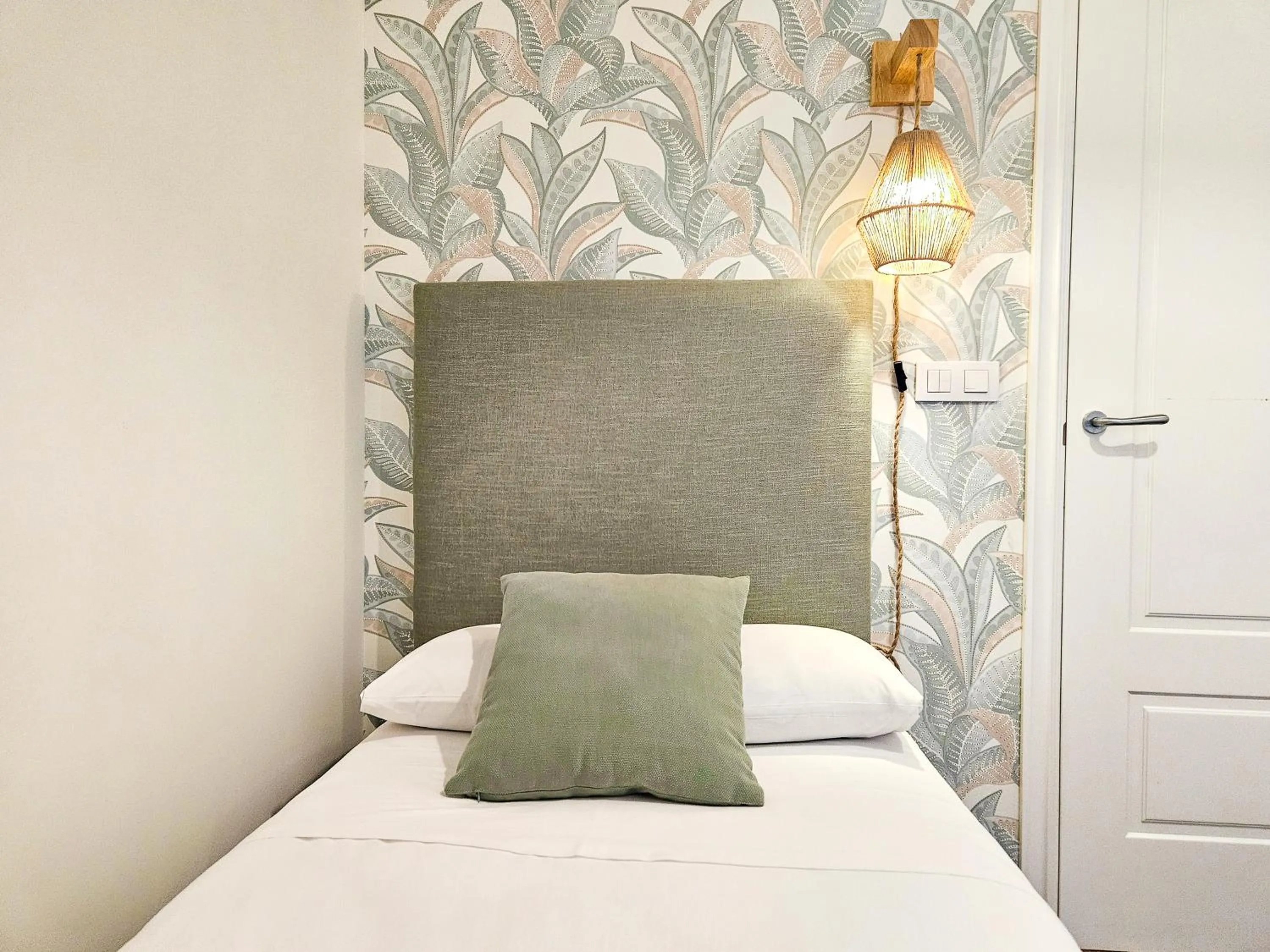 Bed in Apartamentos Zaragoza Independencia 3000