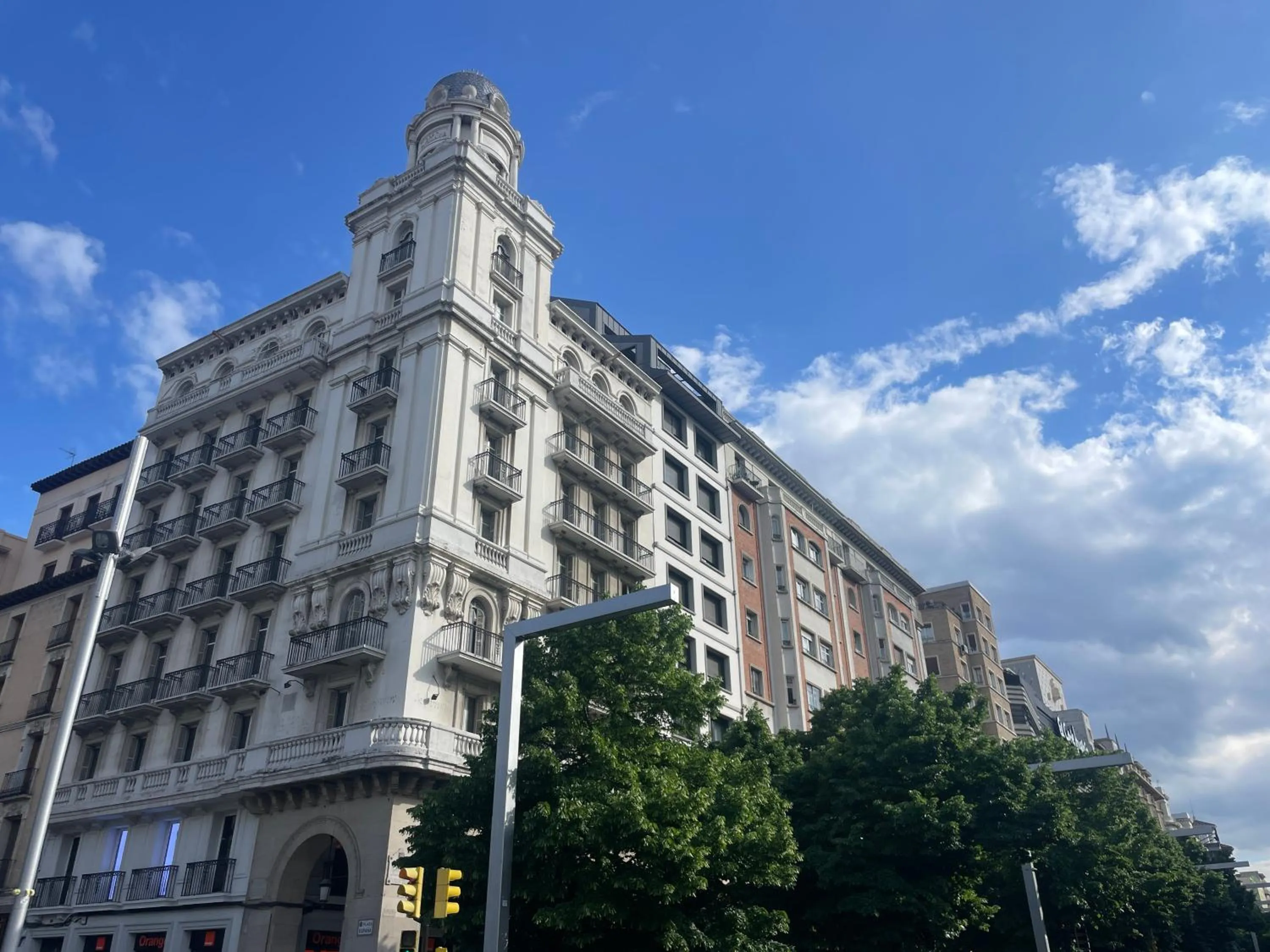 Property building in Apartamentos Zaragoza Independencia 3000