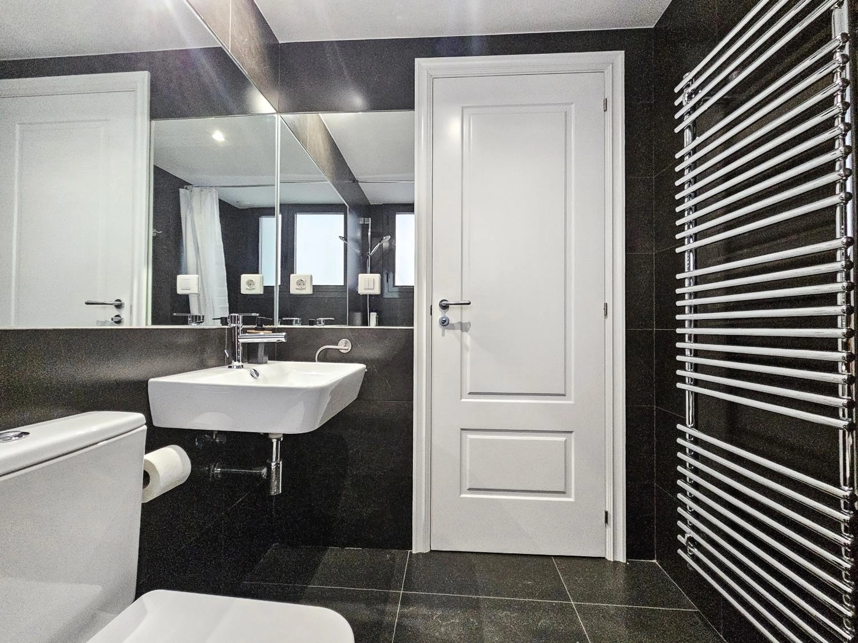 Bathroom in Apartamentos Zaragoza Independencia 3000