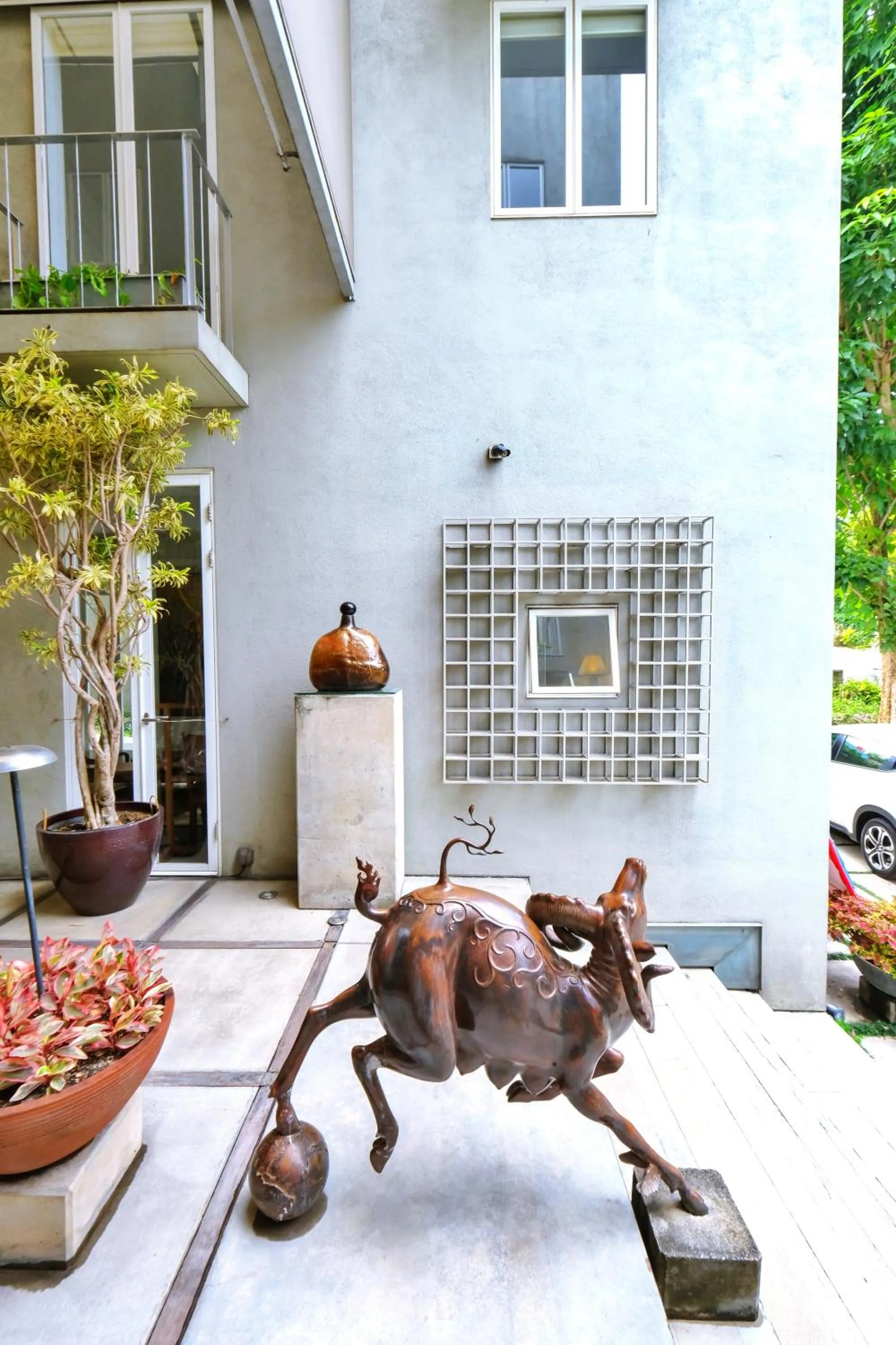 Day in KoenoKoeni Boutique Hotel