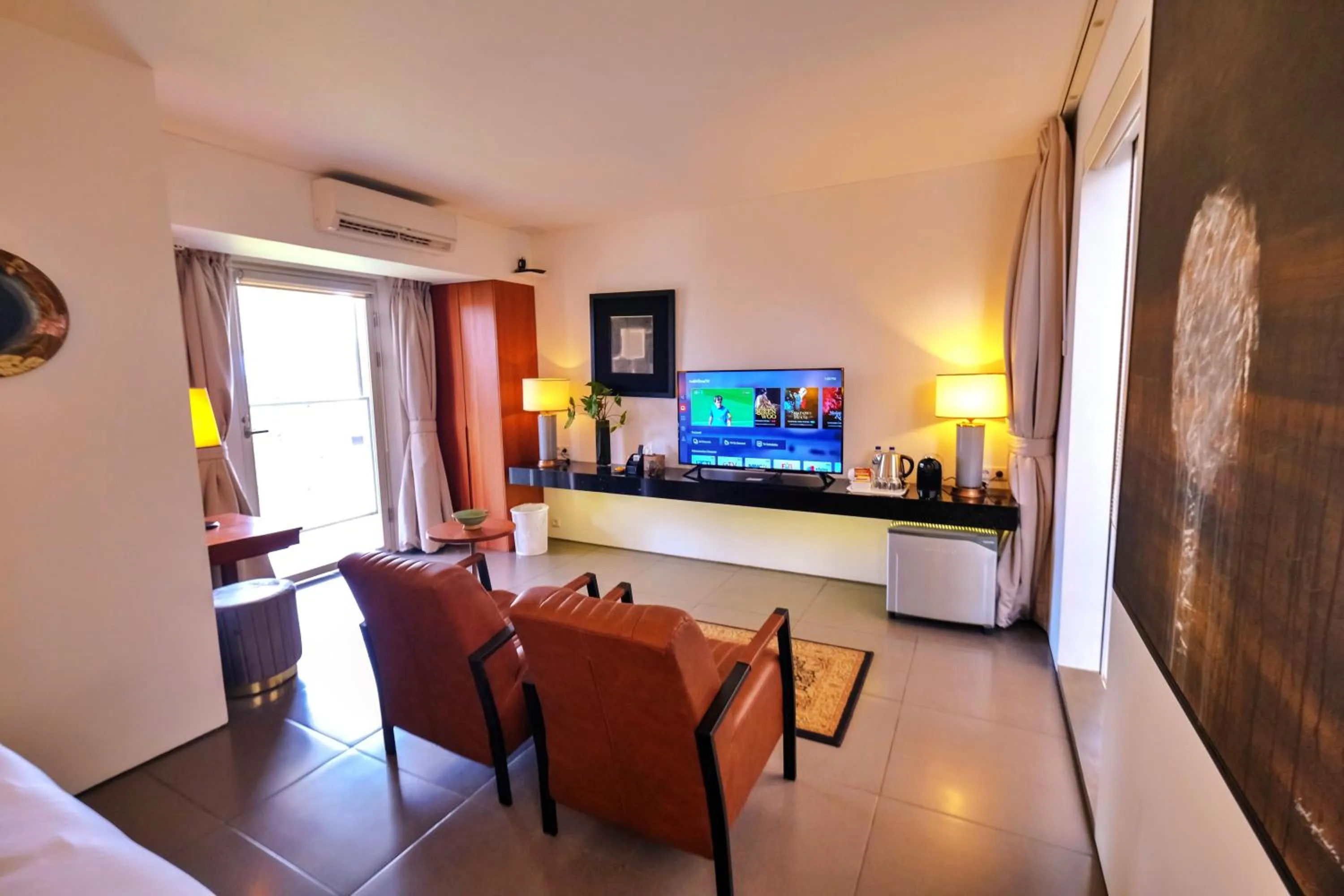 TV and multimedia in KoenoKoeni Boutique Hotel