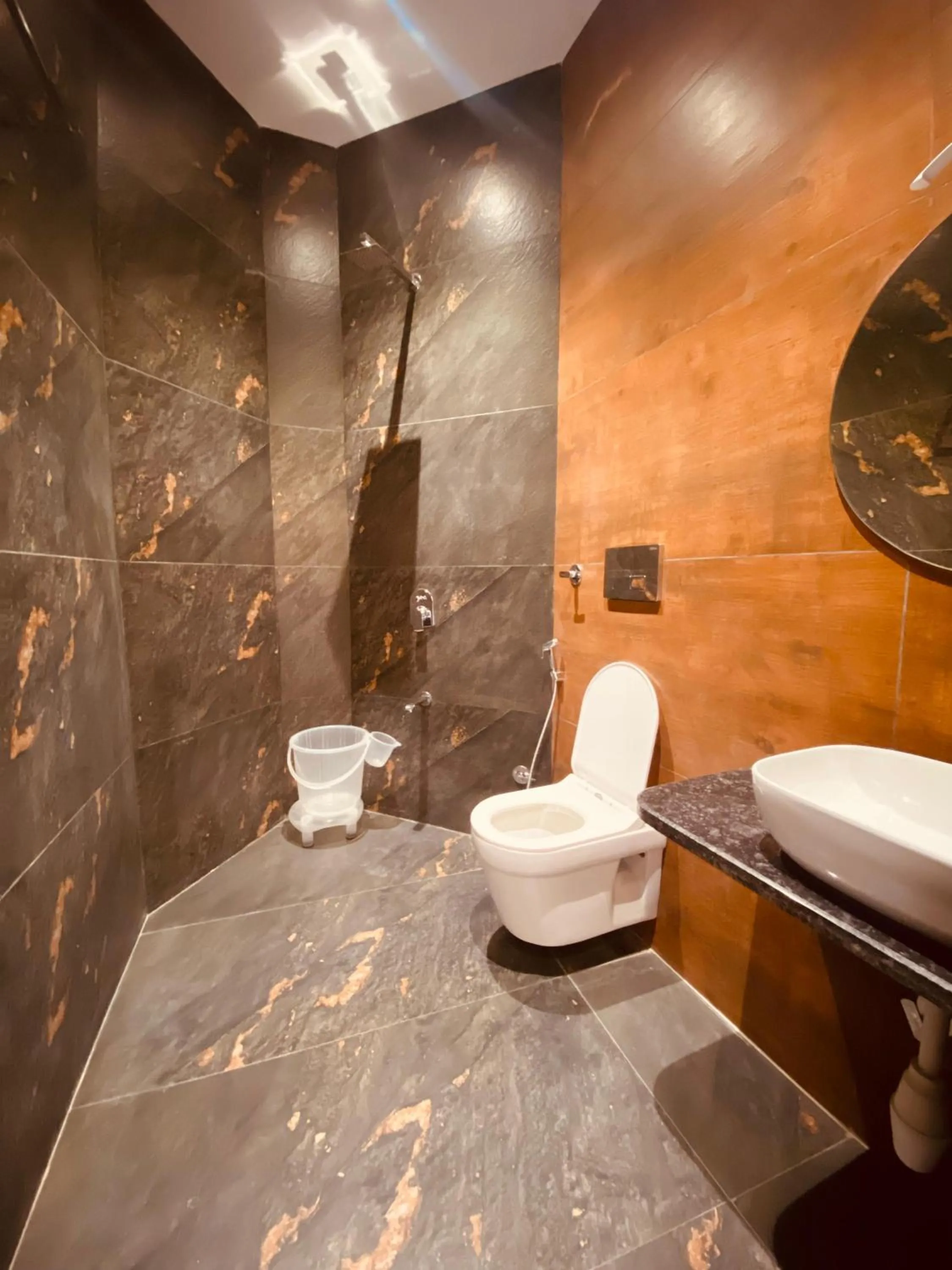 Shower in Yashvrinda