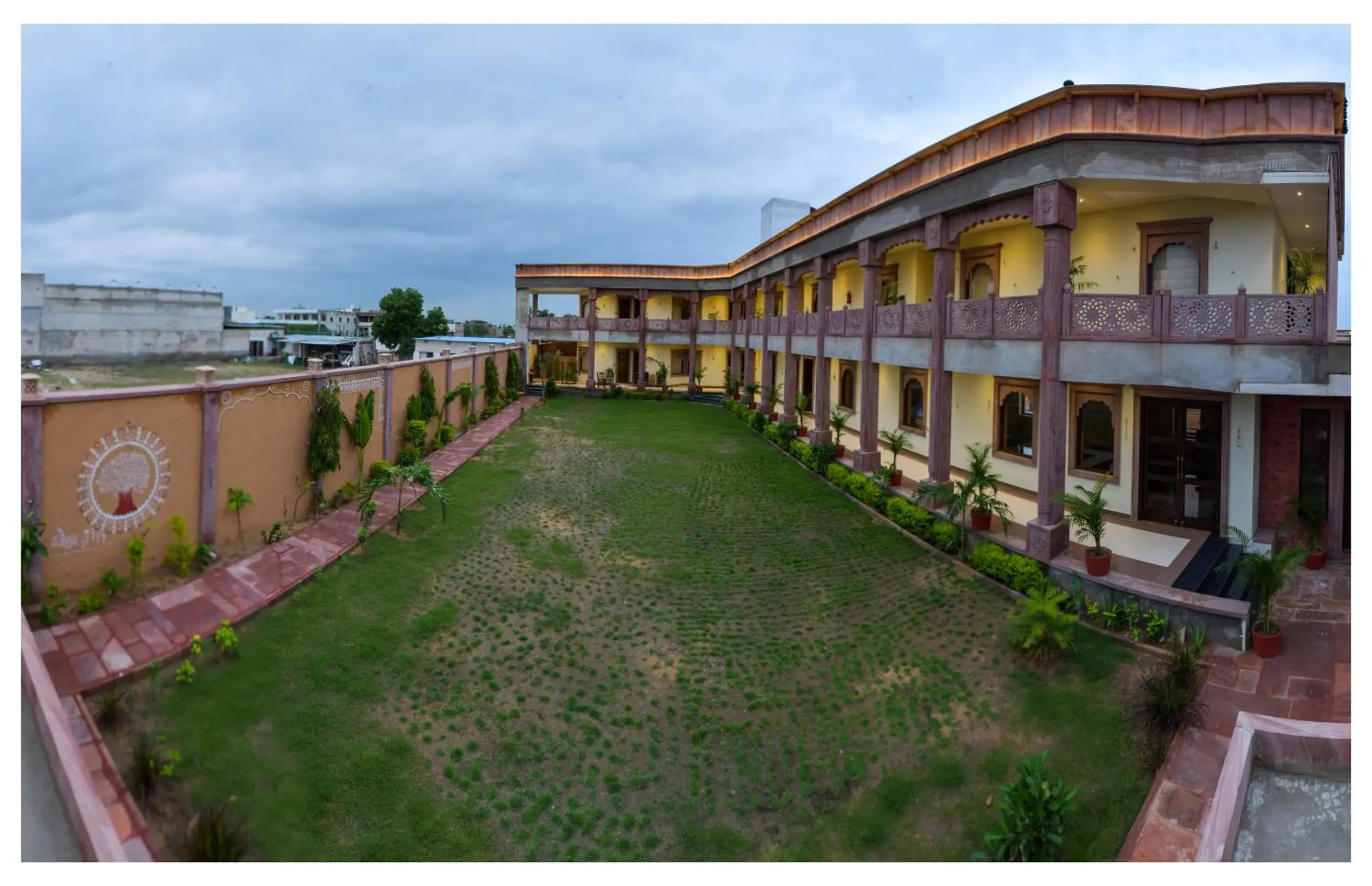 Property building in Yashvrinda Property building in Yashvrinda