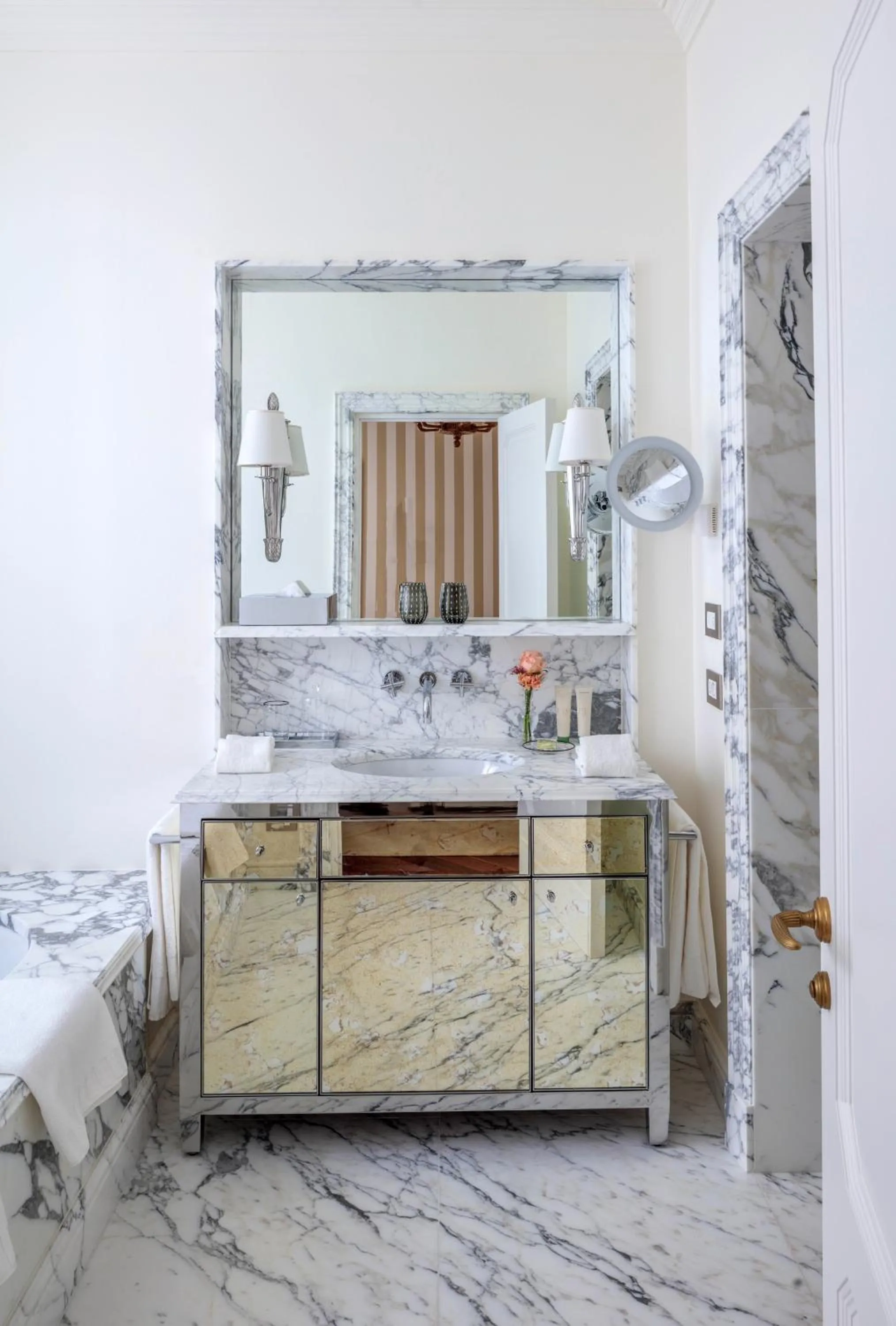 Bathroom in Rocco Forte House Via Manzoni Milan