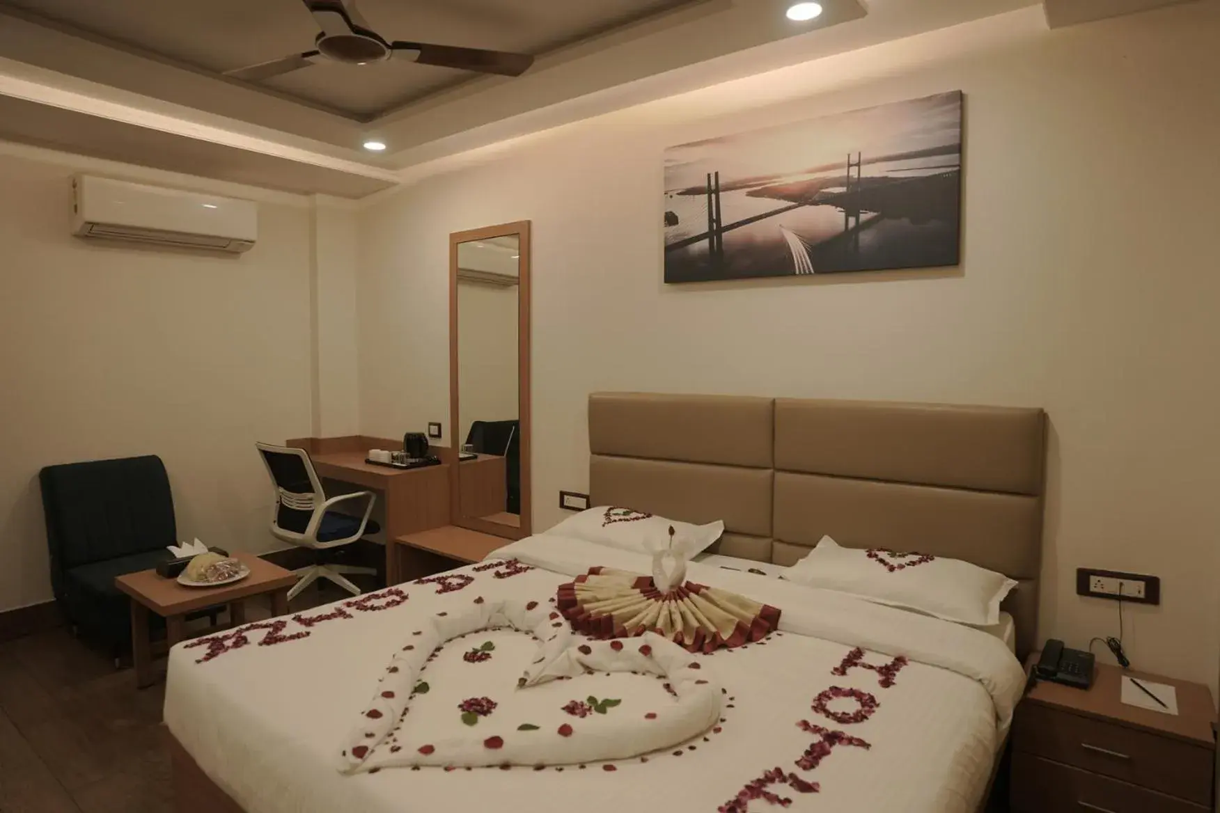 Photo of the whole room, Bed in Madina Hotel Photo of the whole room, Bed in Madina Hotel