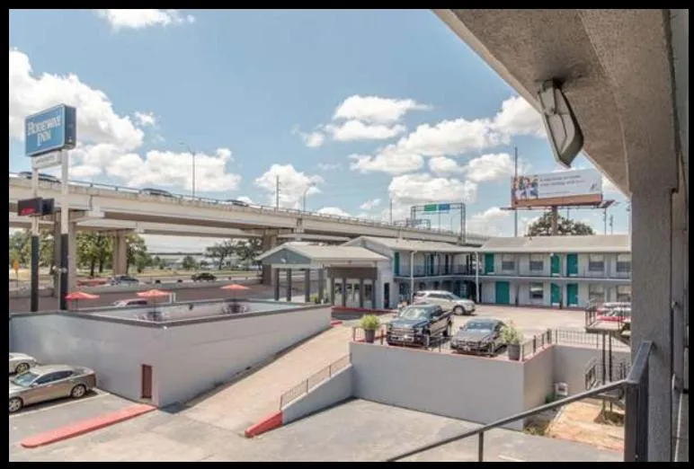 Motel 9 University-Downtown