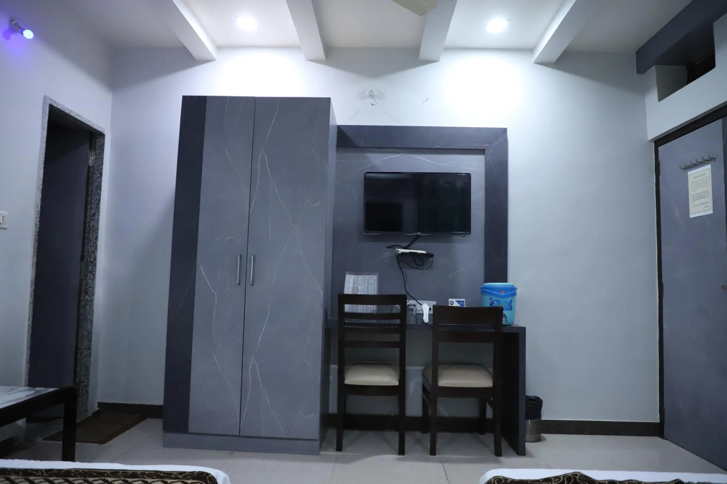 TV and multimedia in Hotel Mittal Inn