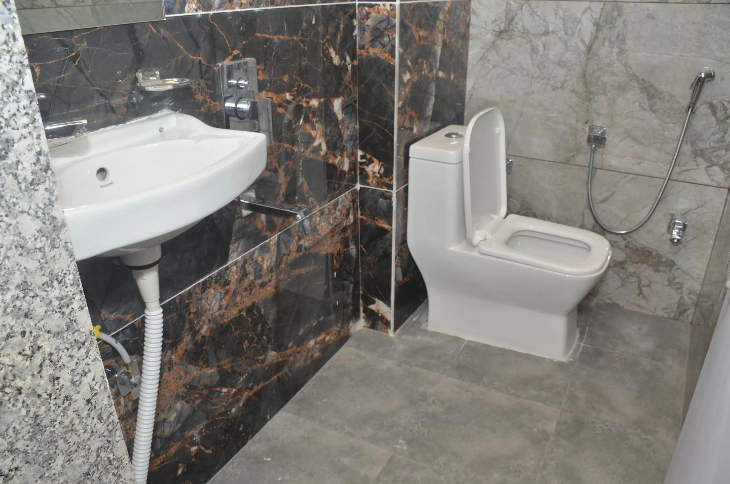 Toilet in Hotel Mittal Inn