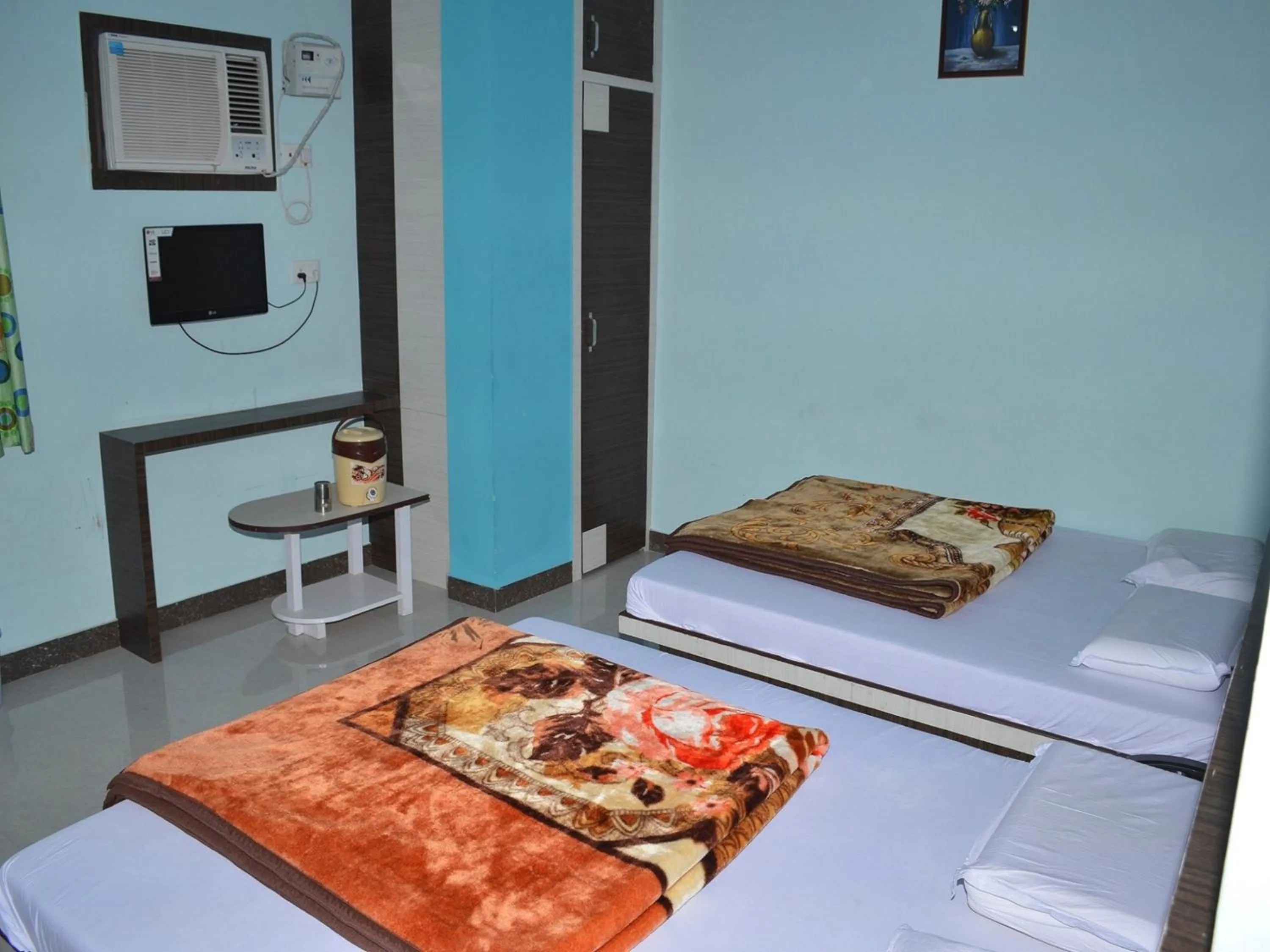 Photo of the whole room, Bed in Hotel Mittal Inn