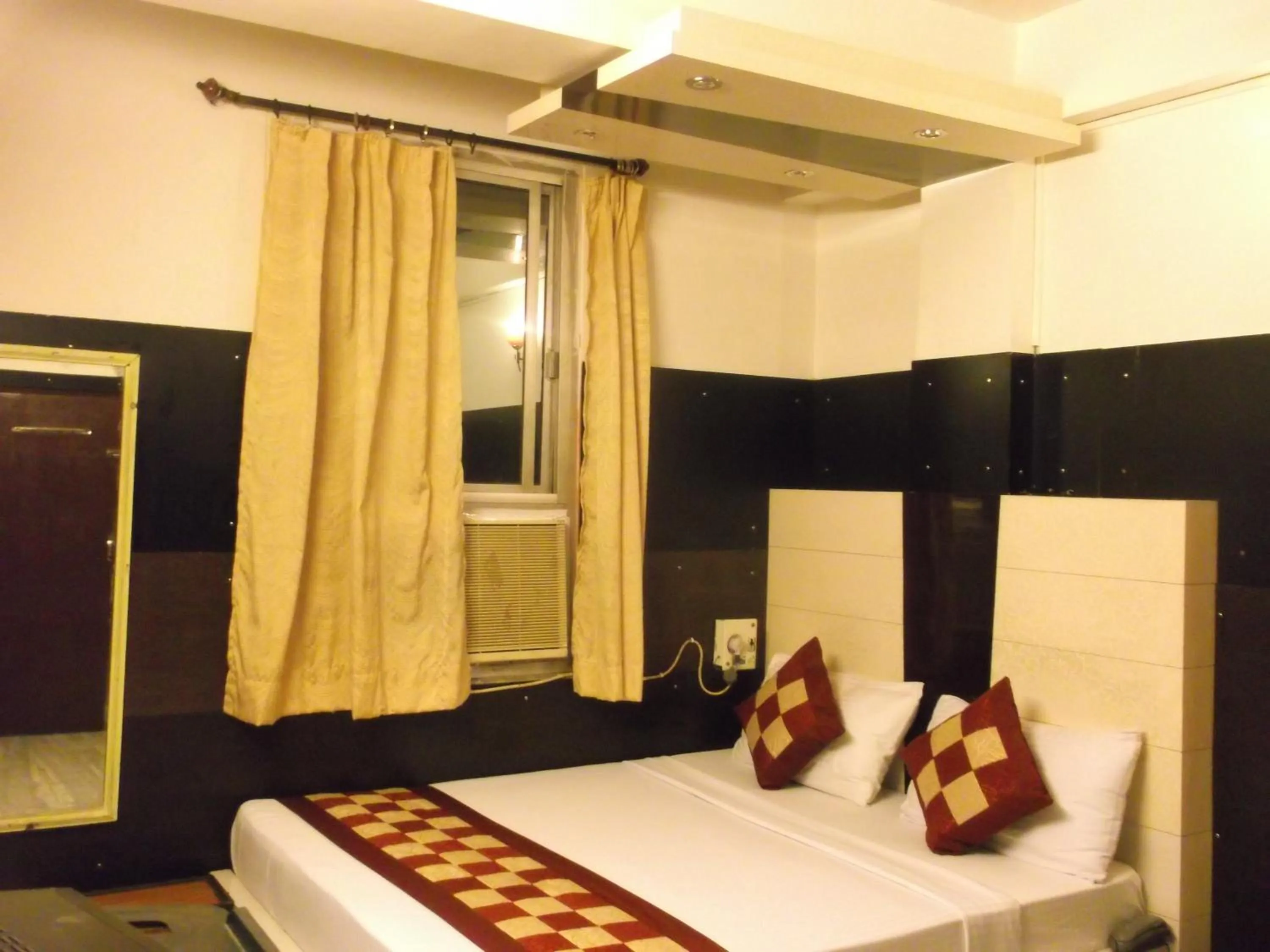 Summer in Hotel Abhineet Palace