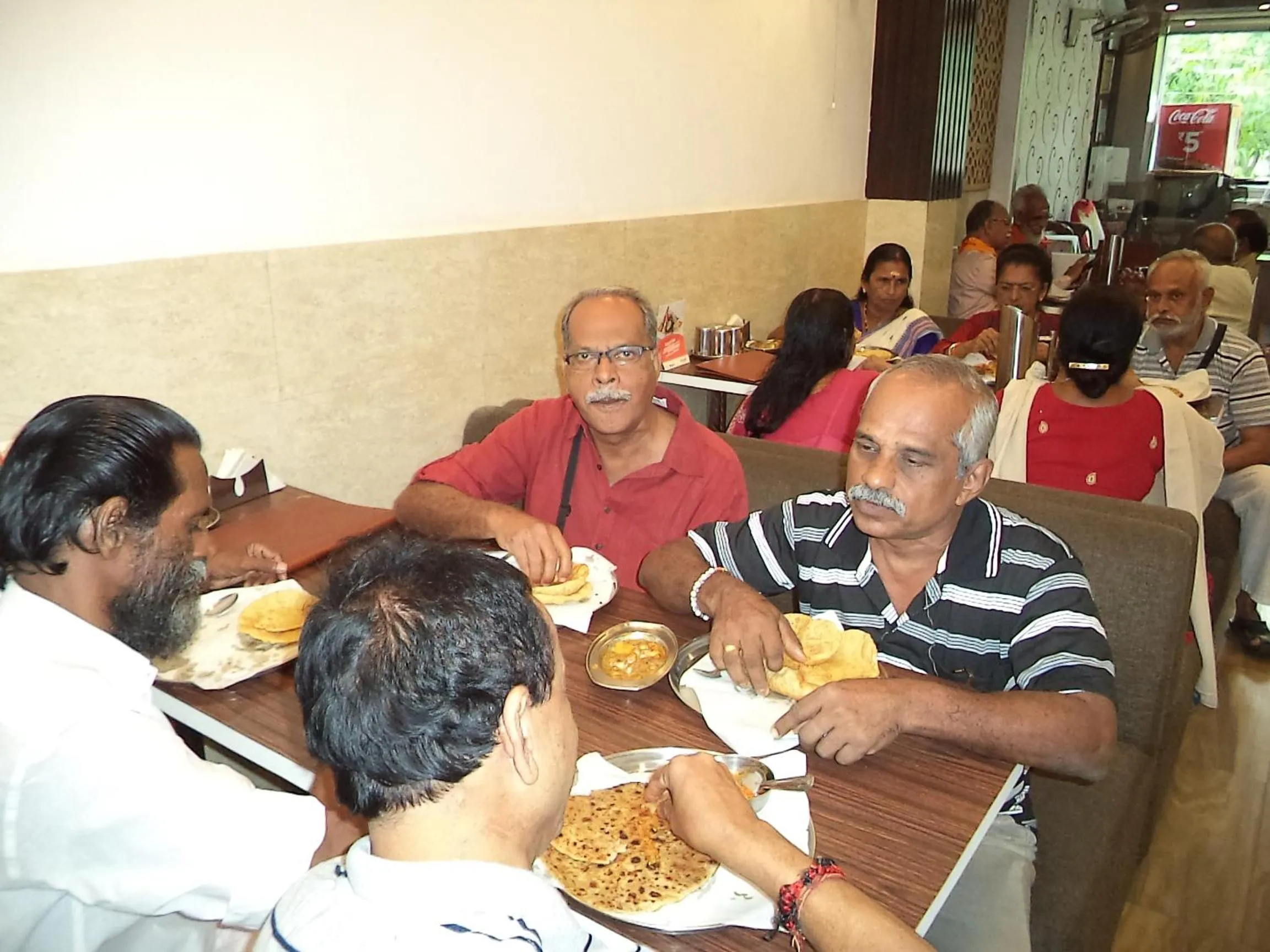 Restaurant/places to eat in Hotel Abhineet Palace