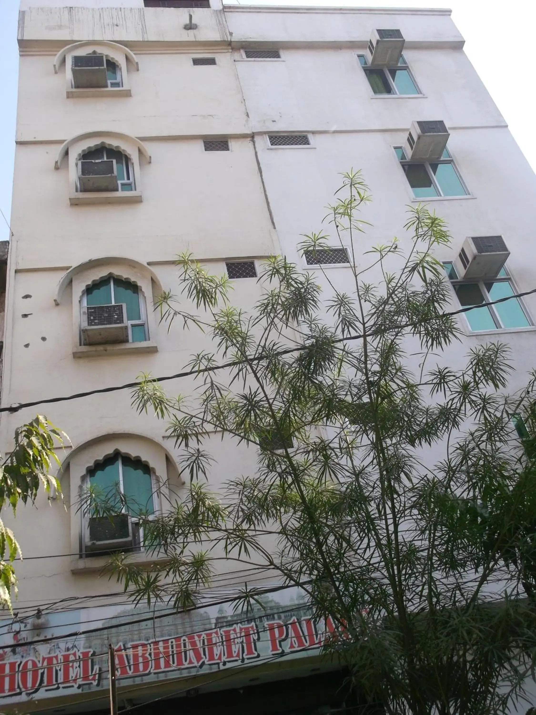 Facade/entrance in Hotel Abhineet Palace Facade/entrance in Hotel Abhineet Palace