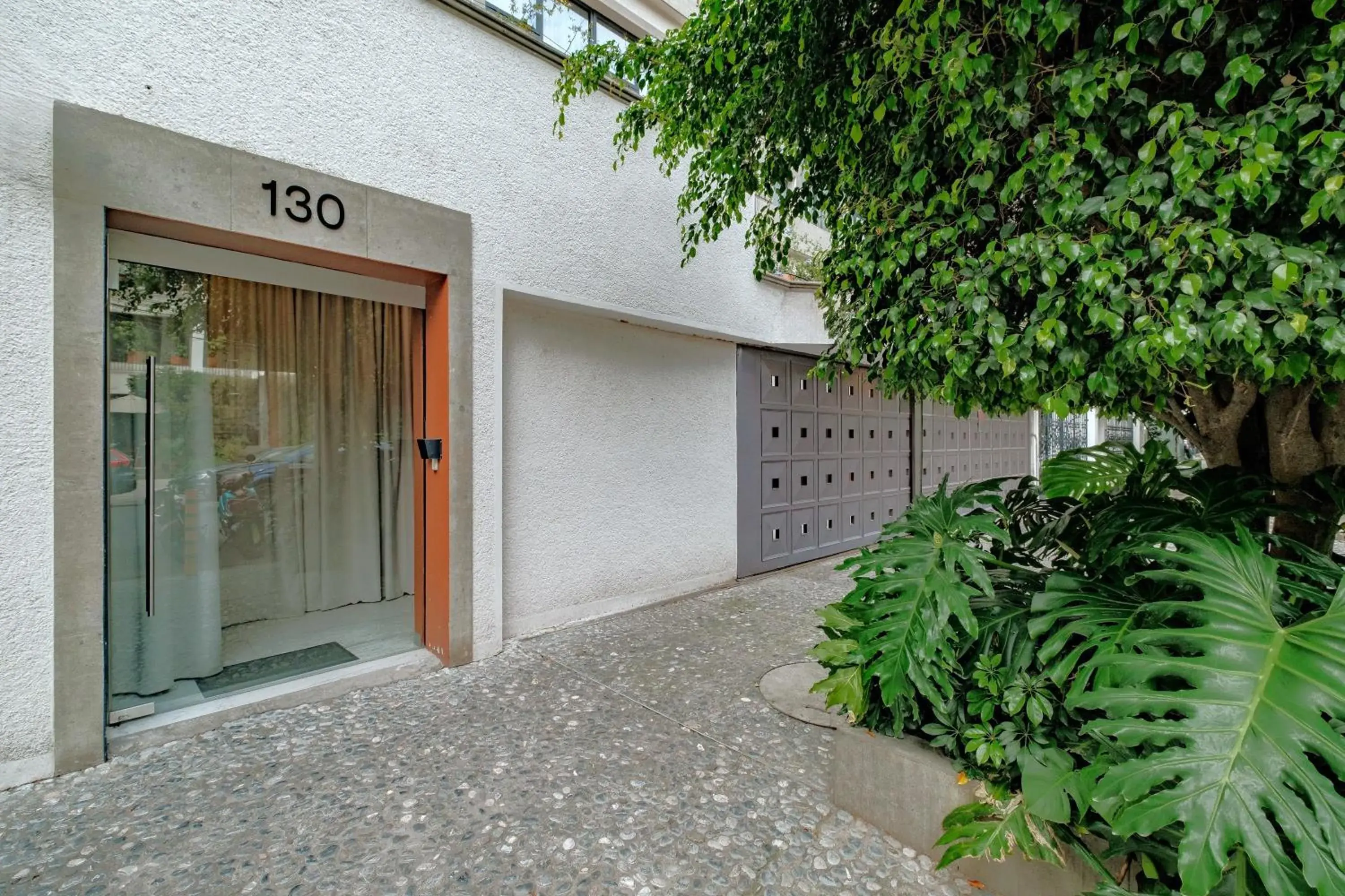 Facade/entrance in District Polanco by Lumina Facade/entrance in District Polanco by Lumina