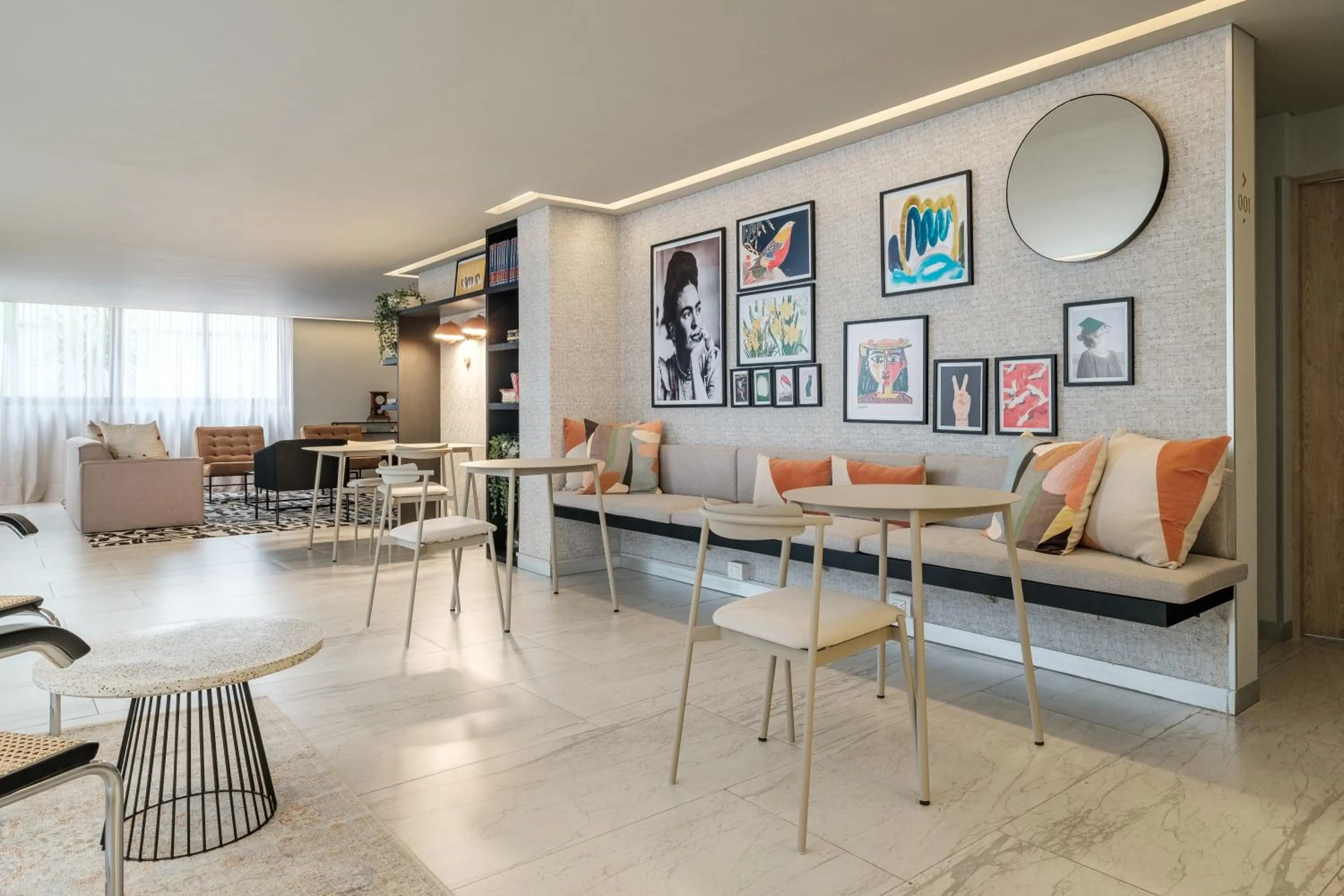 Living room in District Polanco by Lumina