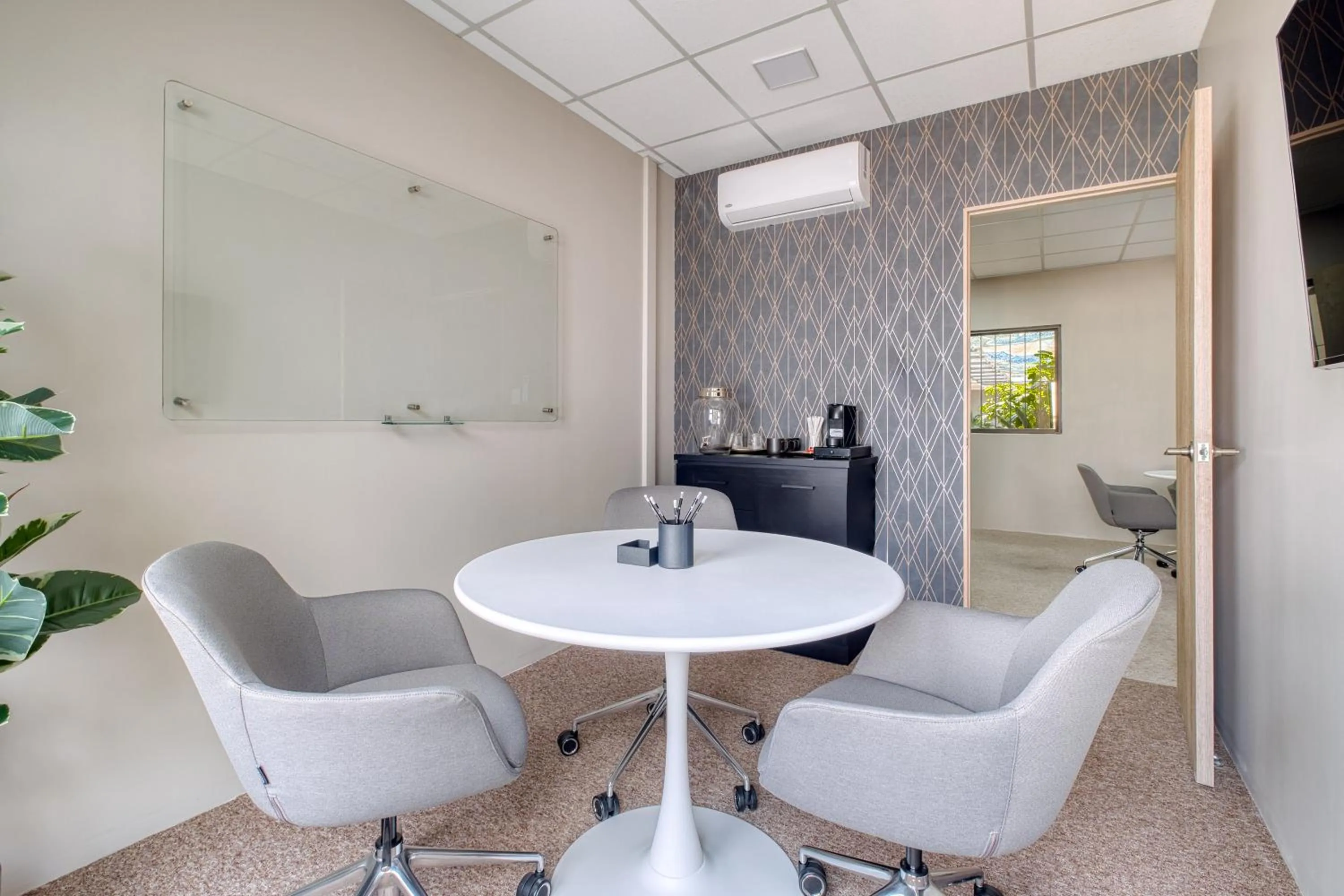 Business facilities in District Polanco by Lumina