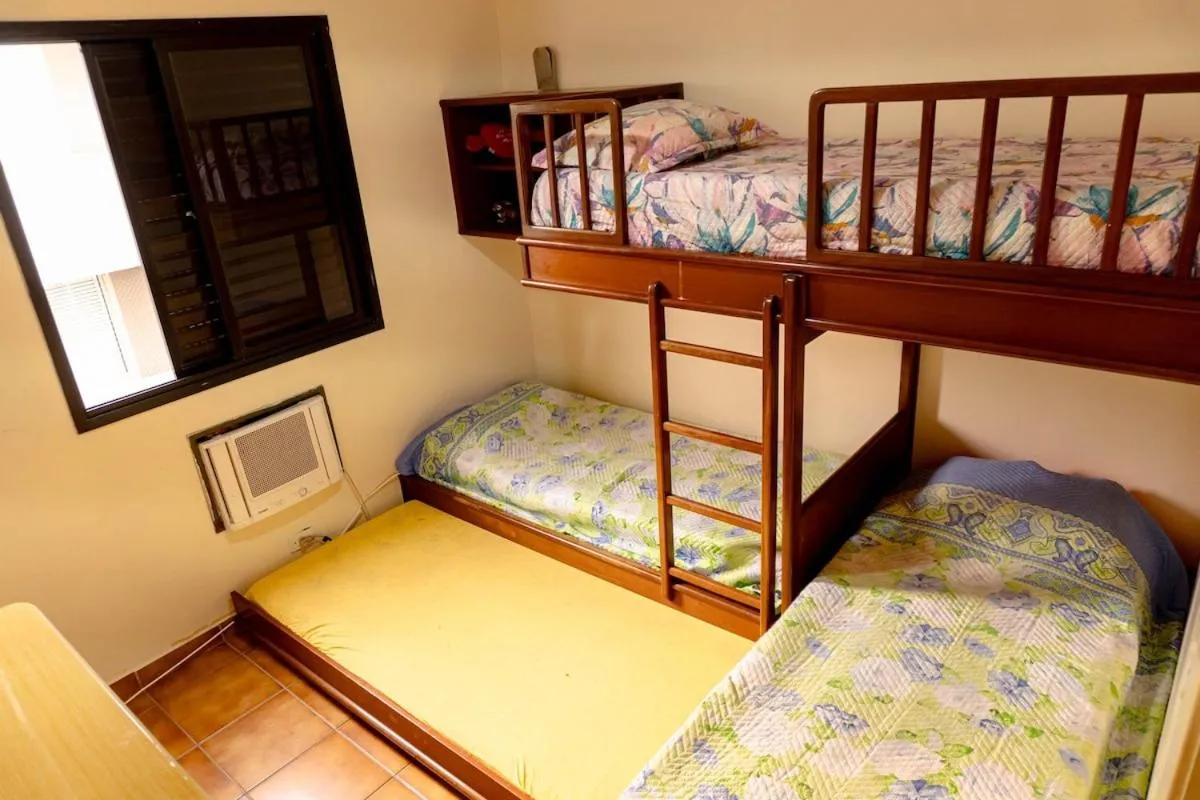 Bed in R19 · 2 Quadras da praia