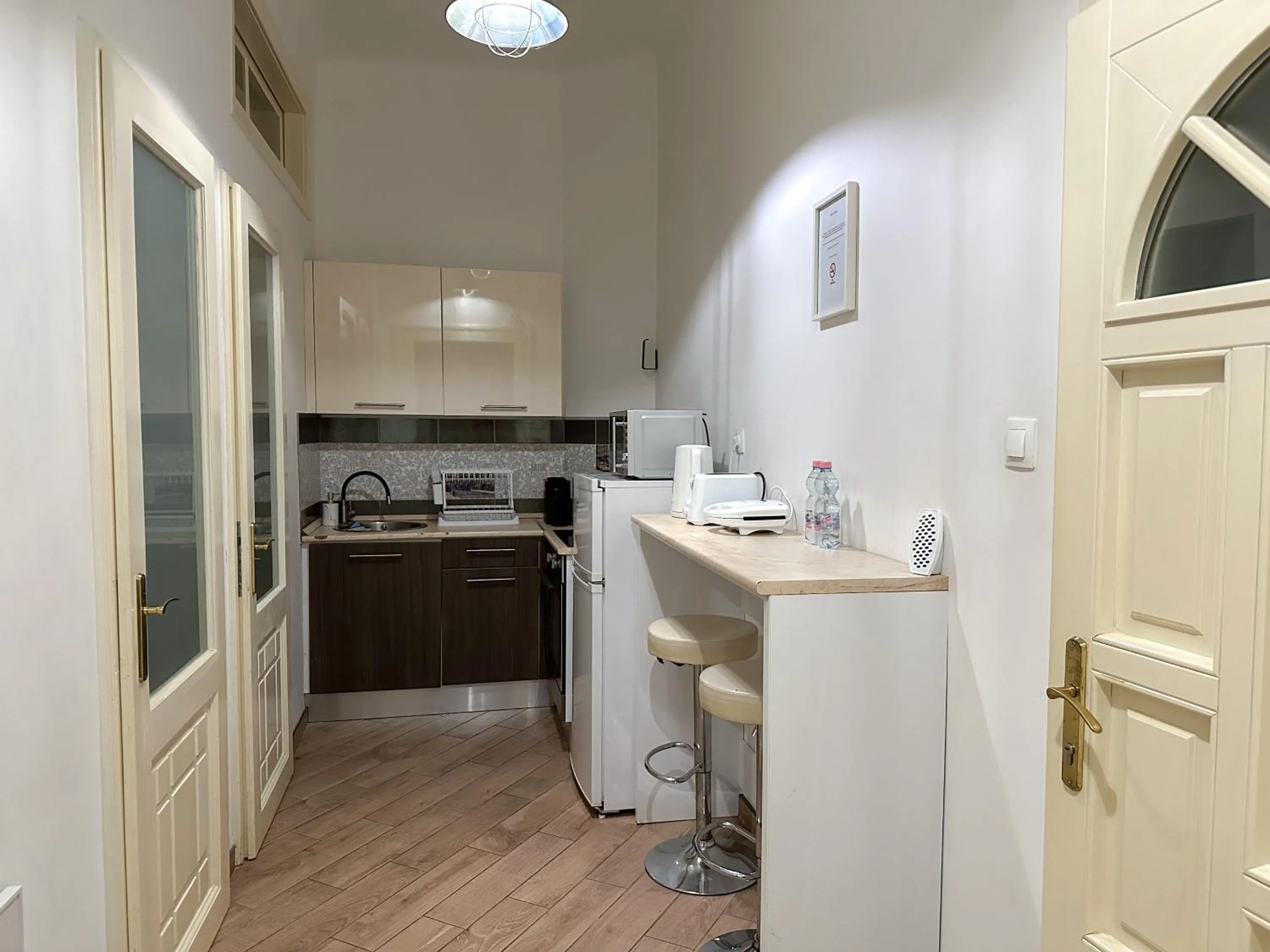 Kitchen or kitchenette in Parliament Apartment