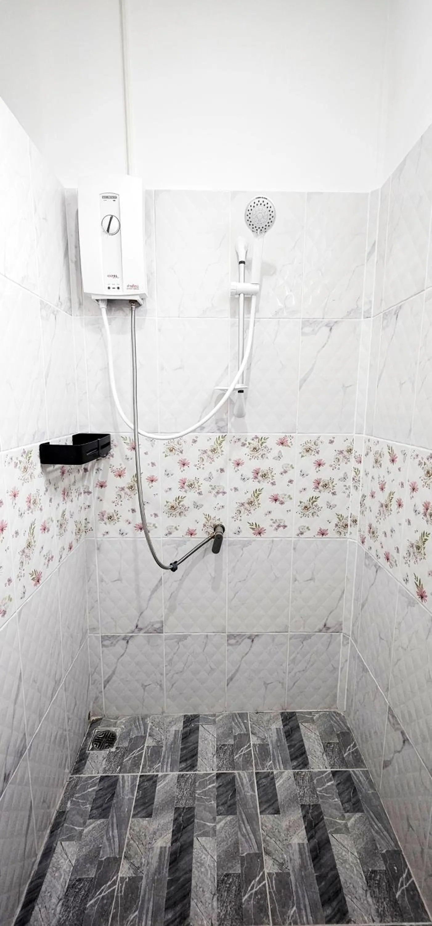 Shower in Tiny Island Lake Lodge