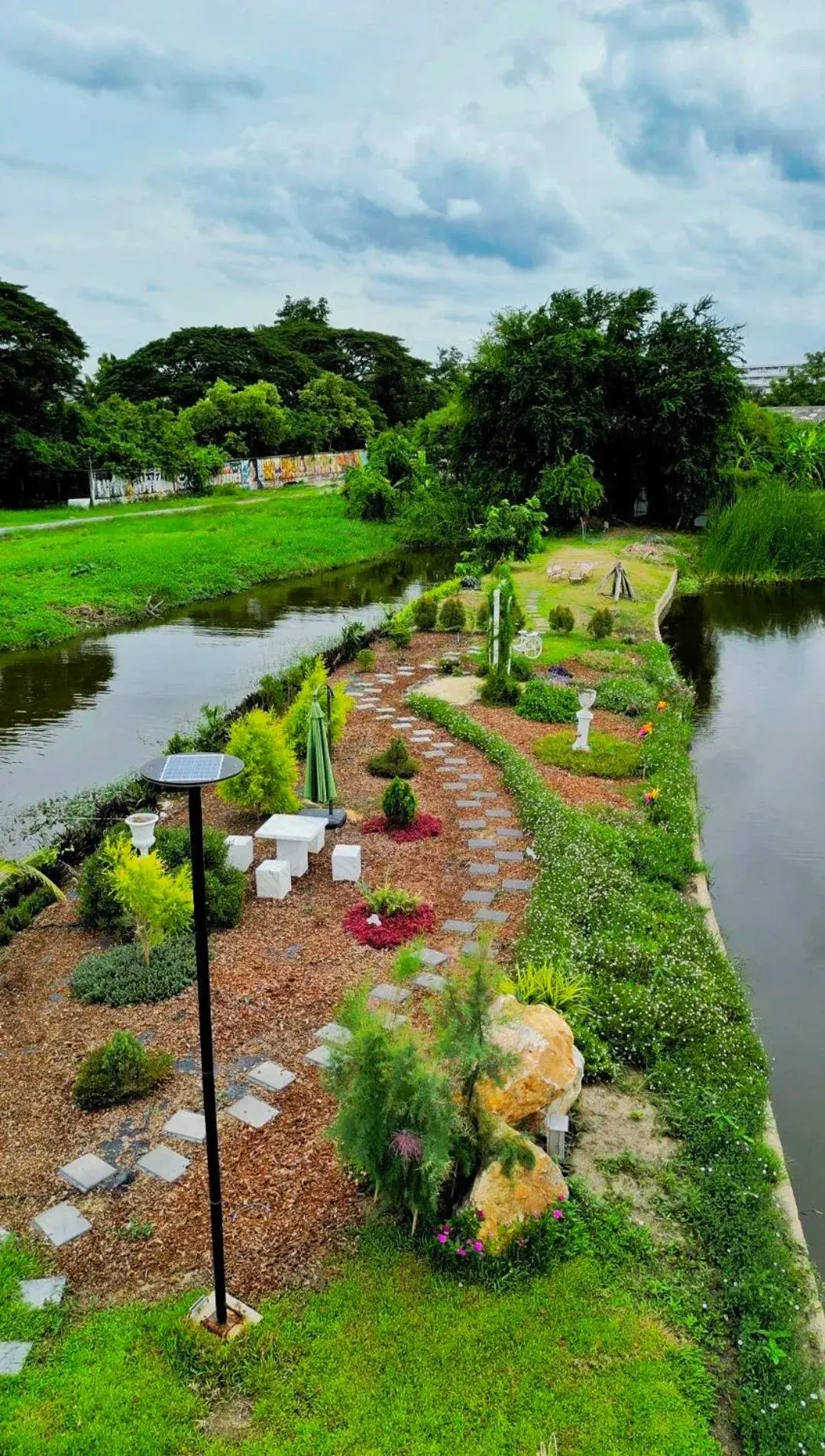 Garden in Tiny Island Lake Lodge Garden in Tiny Island Lake Lodge