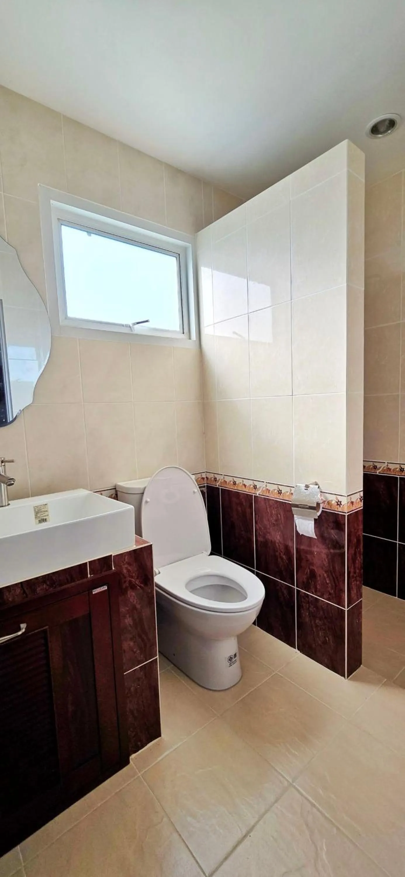 Toilet in Tiny Island Lake Lodge