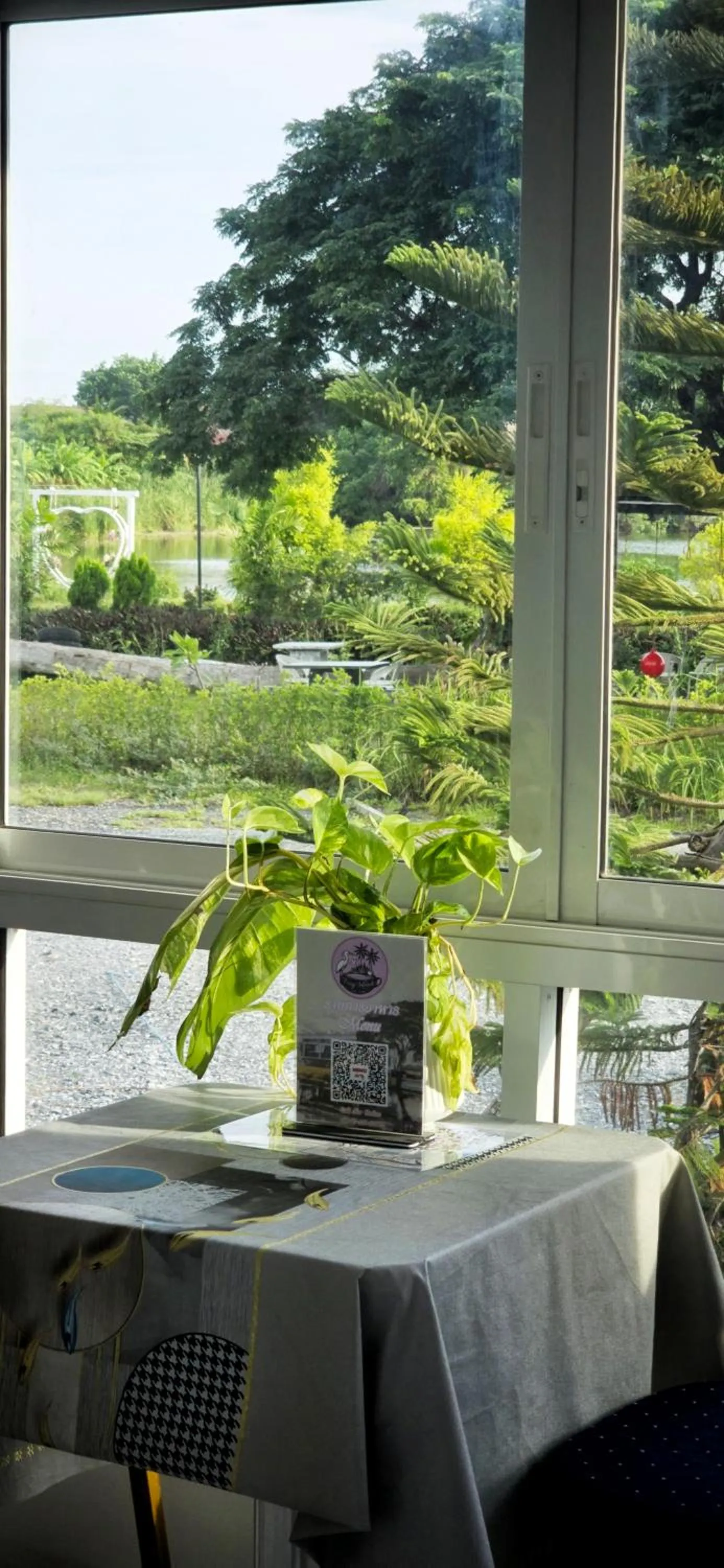 Lake view in Tiny Island Lake Lodge