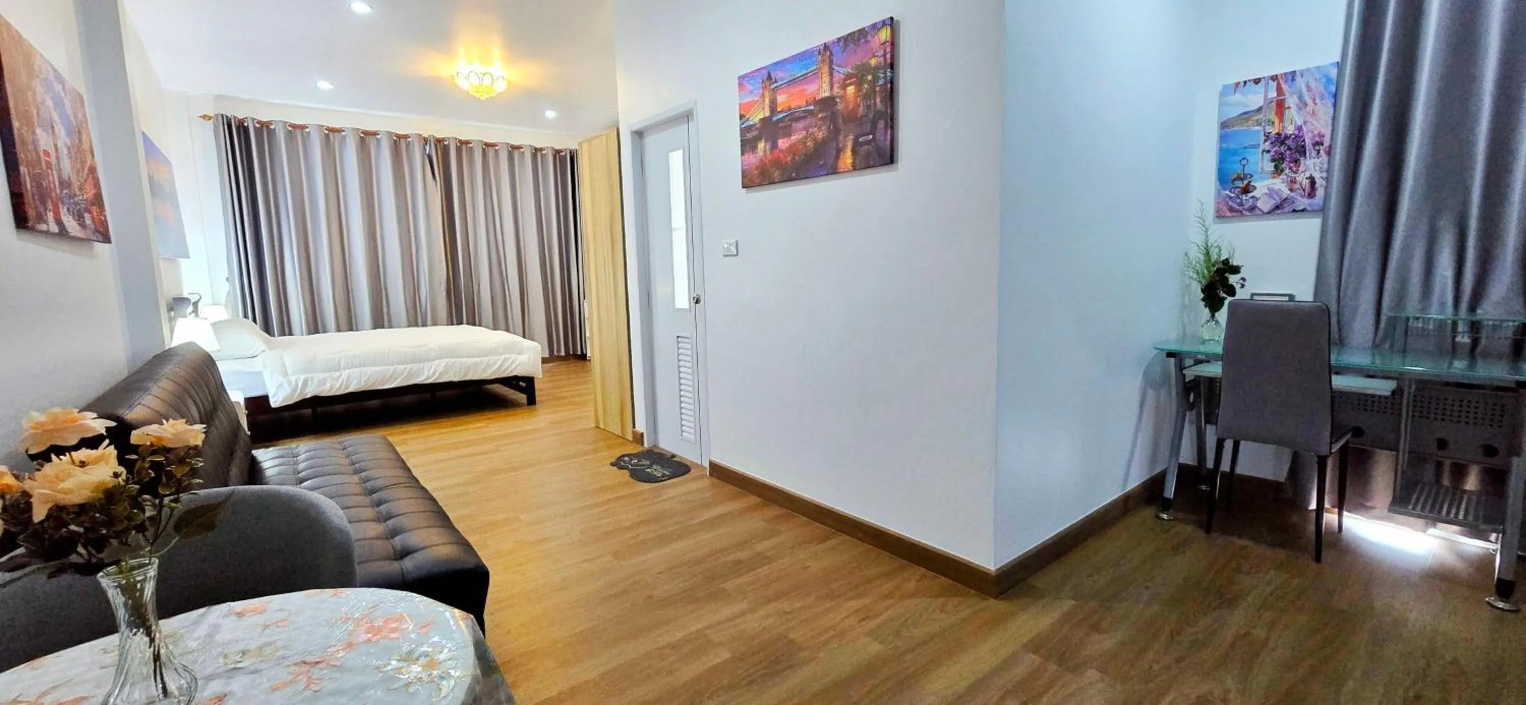 Bed in Tiny Island Lake Lodge