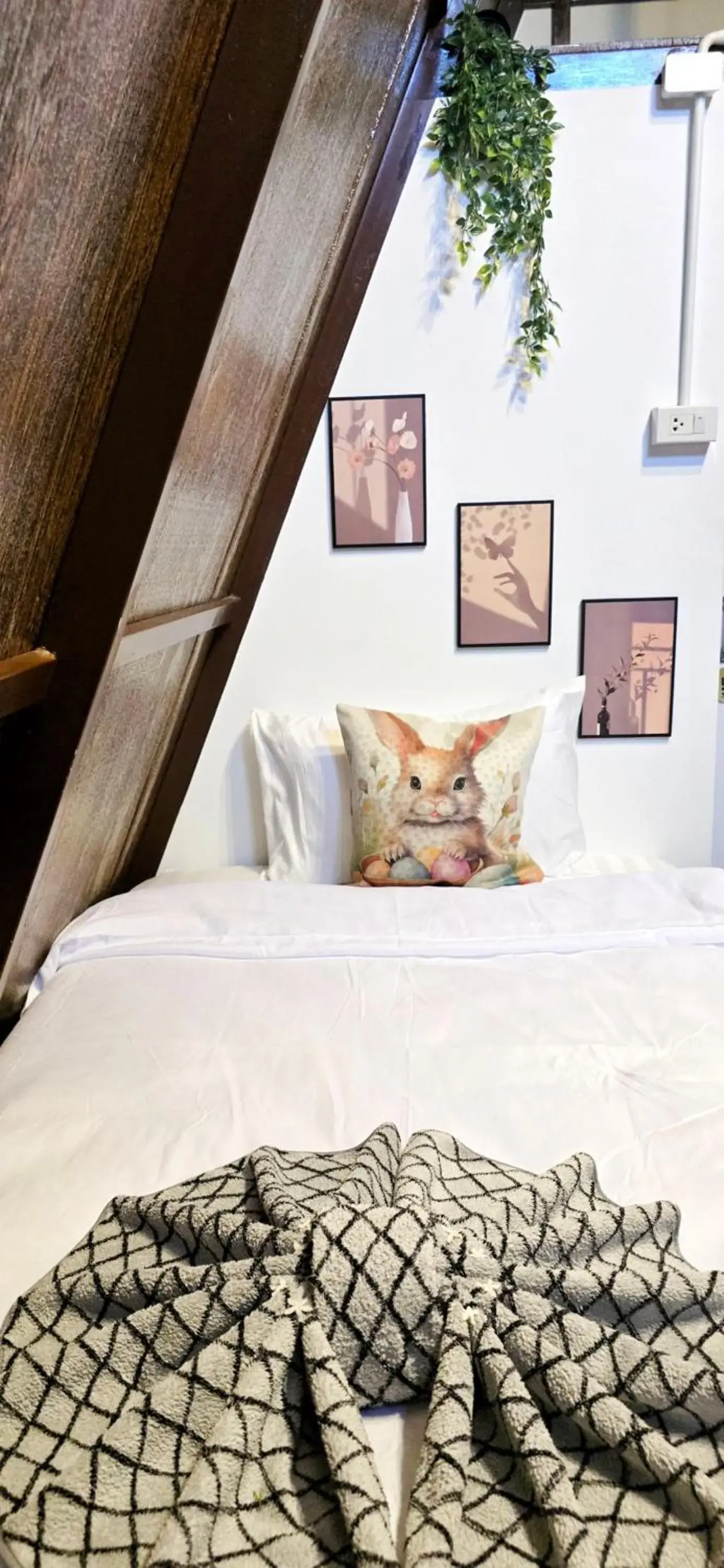 Bed in Tiny Island Lake Lodge Bed in Tiny Island Lake Lodge