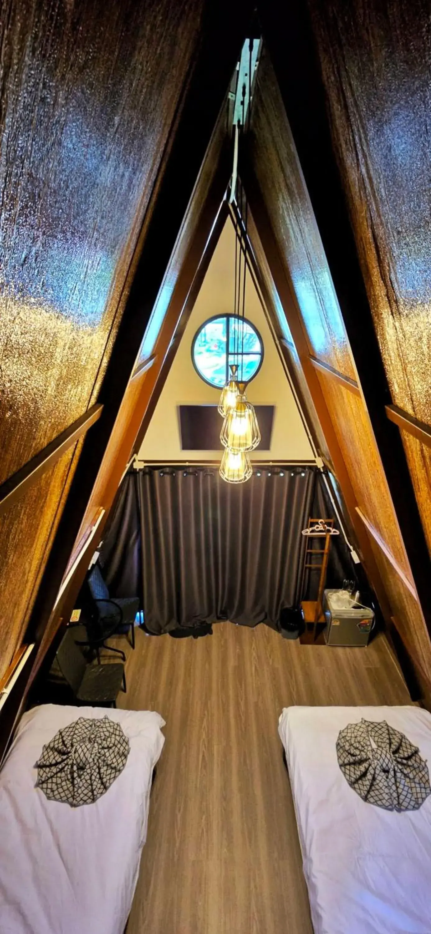 Bed in Tiny Island Lake Lodge Bed in Tiny Island Lake Lodge