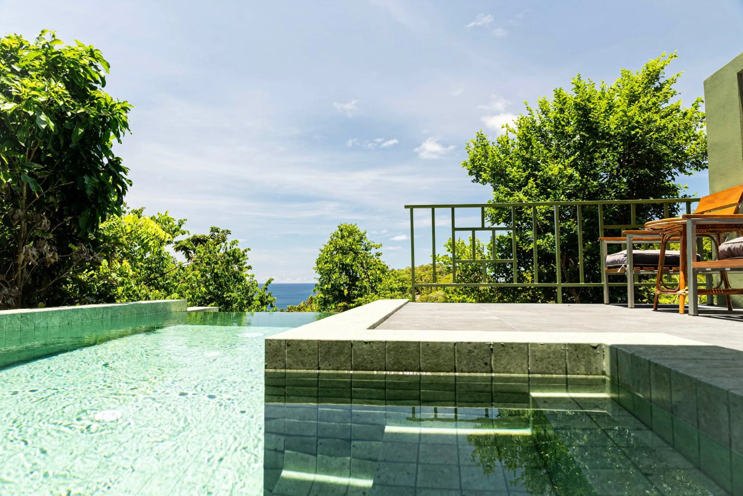 Swimming pool in Mae Ya Resort