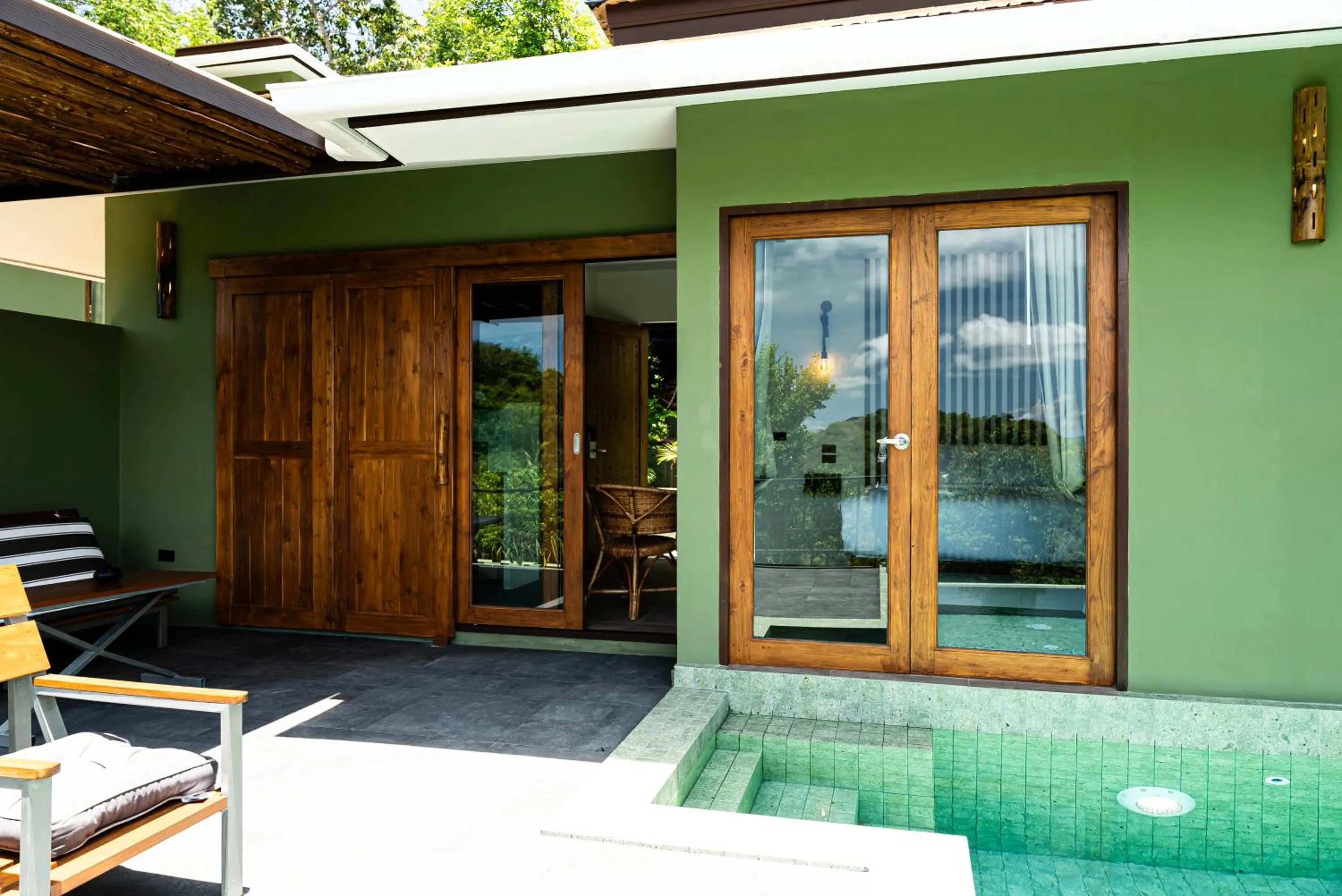 Swimming pool in Mae Ya Resort