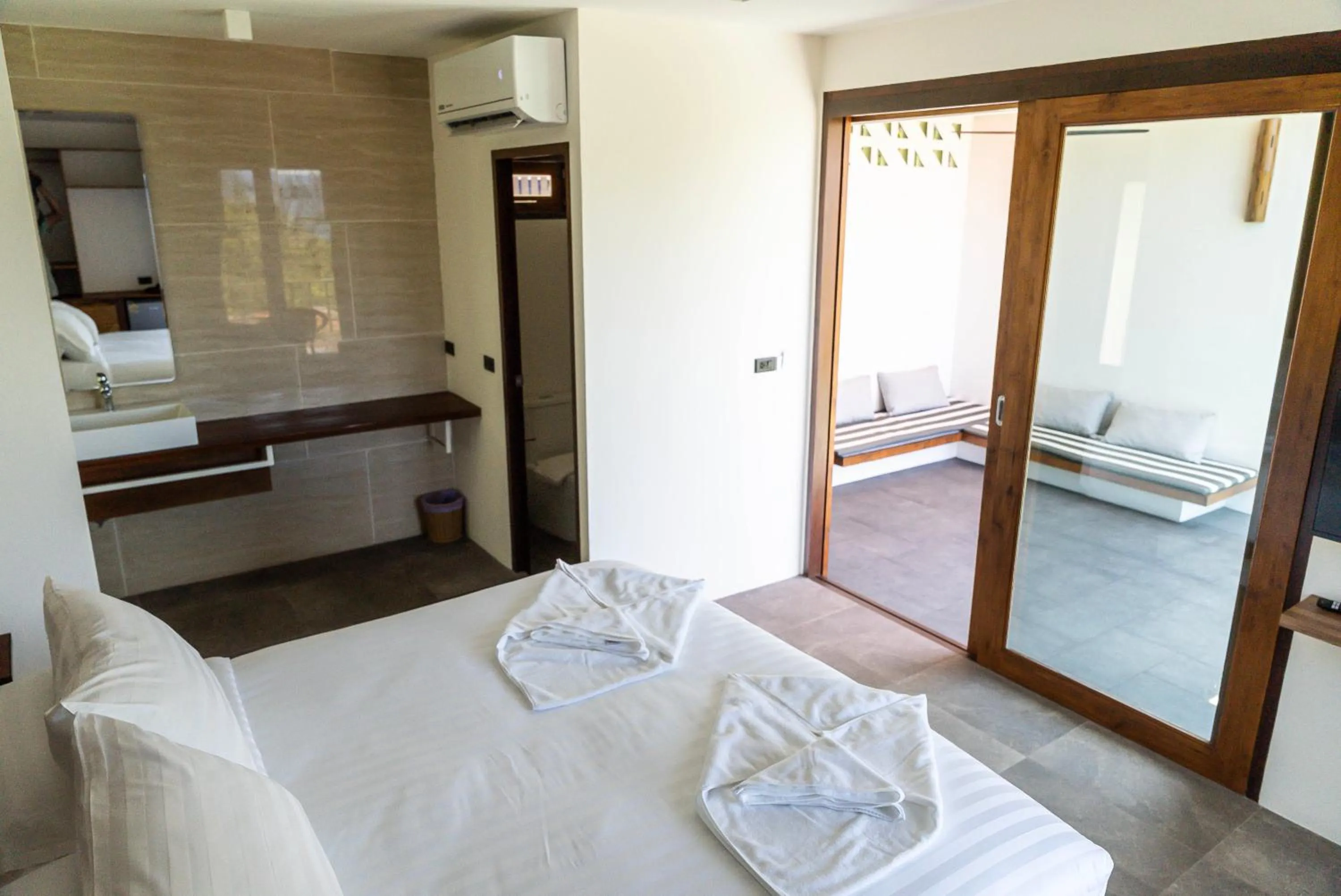 Bathroom, Bed in Mae Ya Resort