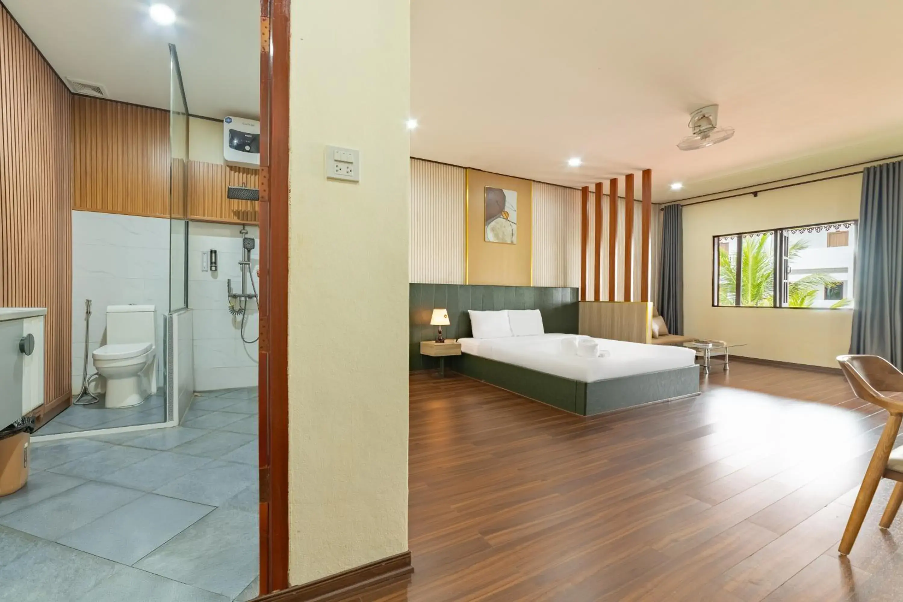 Bedroom, Bed in Peaceful Hotel Bedroom, Bed in Peaceful Hotel