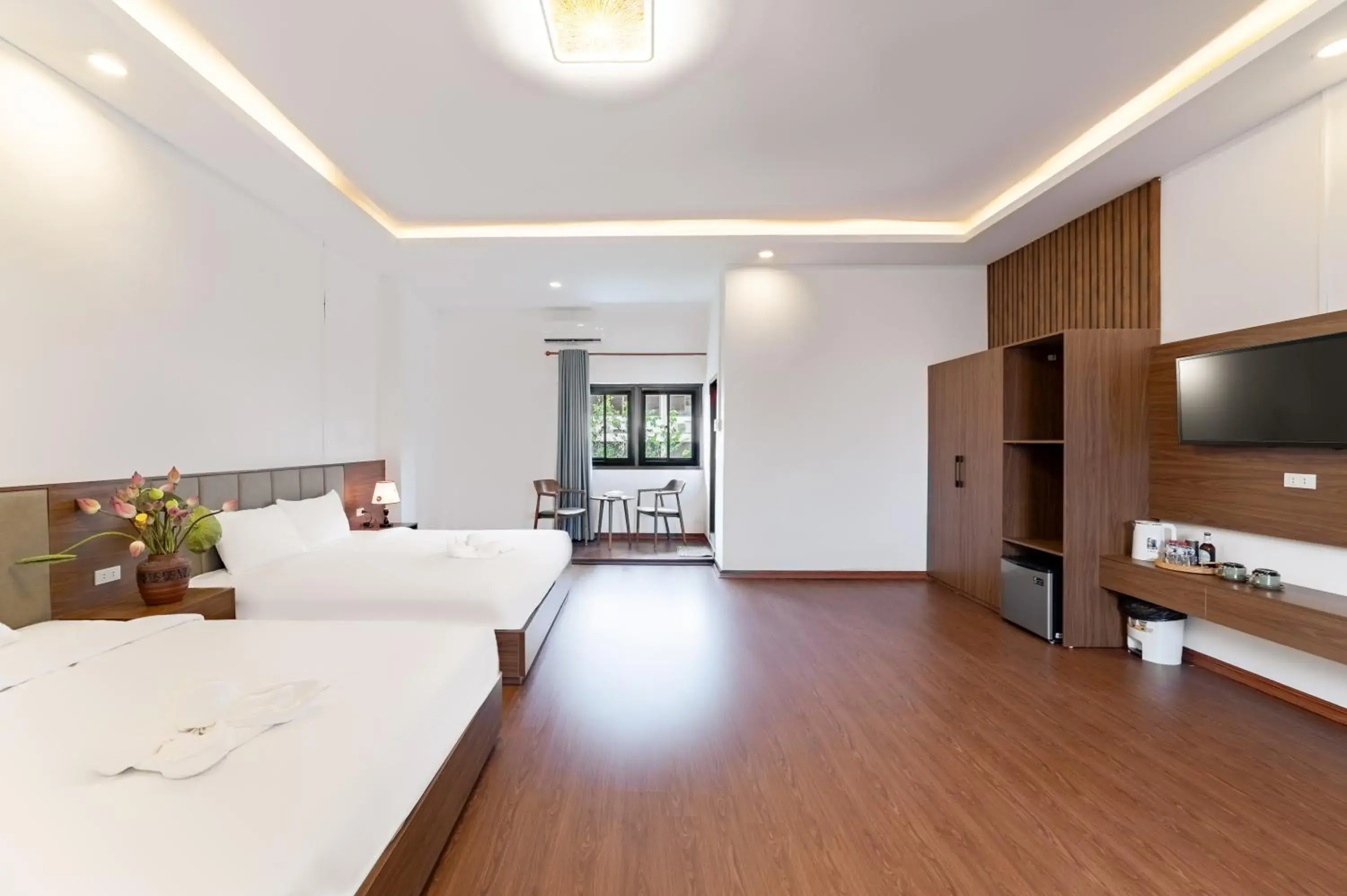 Bedroom, Bed in Peaceful Hotel Bedroom, Bed in Peaceful Hotel