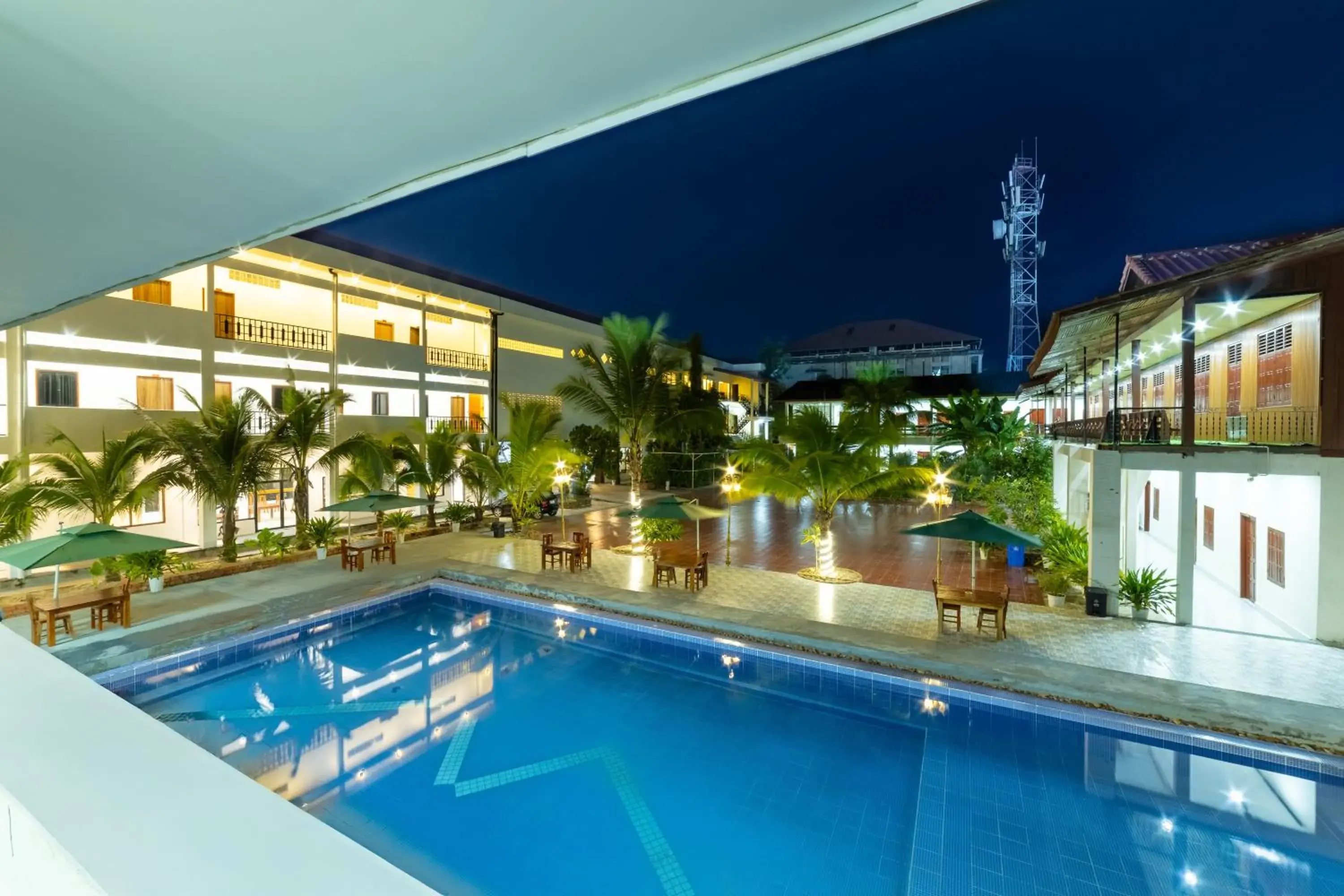 Swimming pool in Peaceful Hotel Swimming pool in Peaceful Hotel