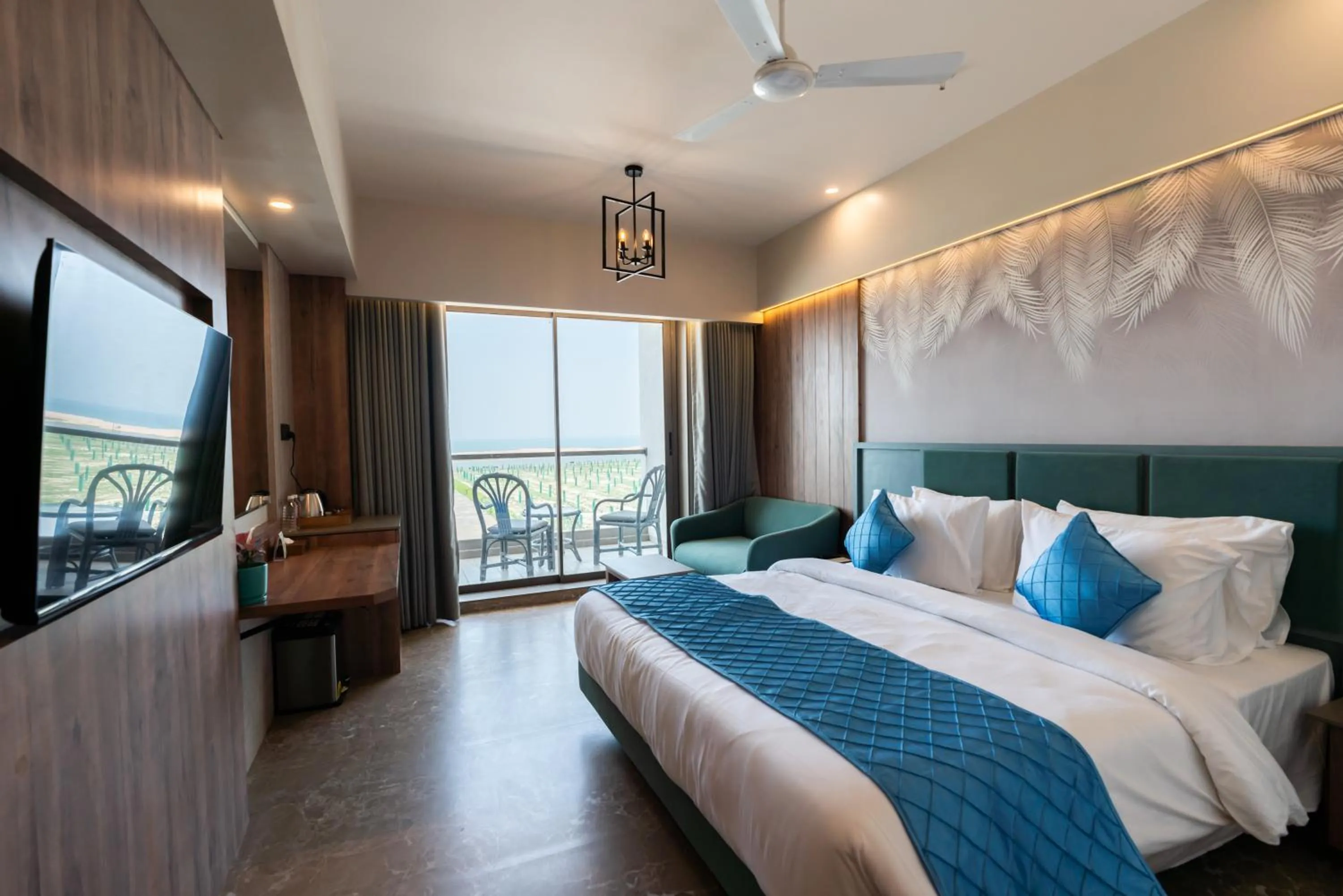 Bed in The Fern Residency, Porbandar